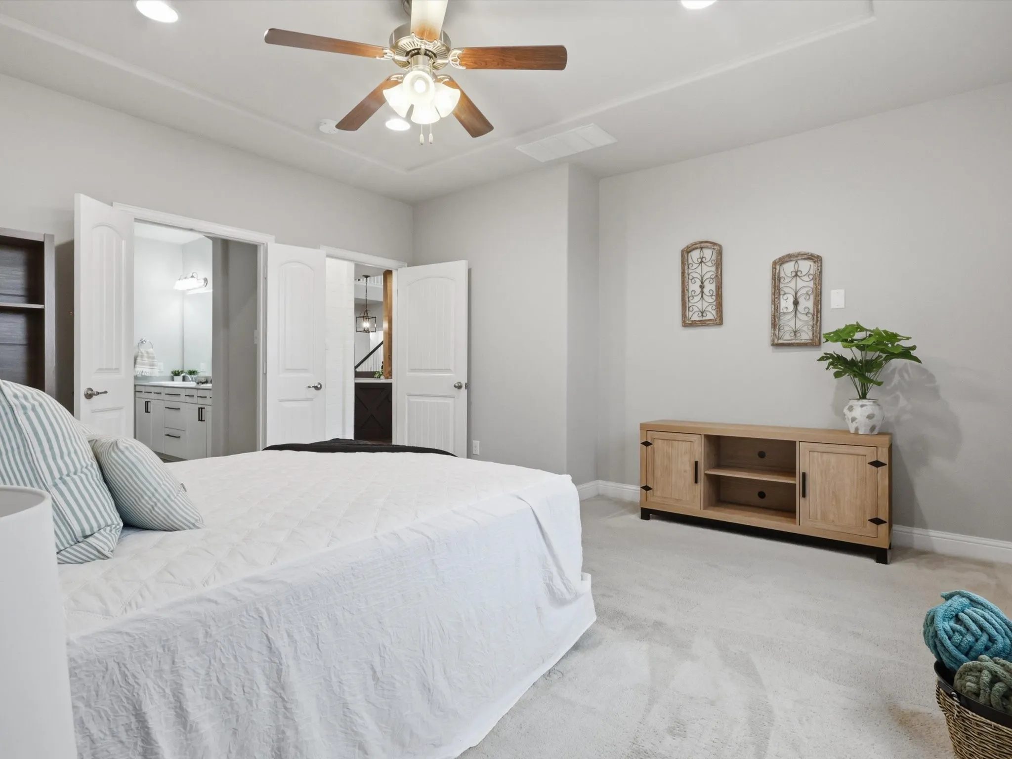Single Family Residence For Sale in Collin County , 7717 Lake Worth Cove, Mc Kinney, Texas 75071, 4 Bedroom, 4 Bathroom, 2 Garage spaces, 2,528 Sqft, built in 2017, Preowned, mls#21174905, Real Estate Agent in Mc Kinney, Homes For Sale in Collin county, Homes For Sale in Mc Kinney, Realtor in Mc Kinney Texas, Real Estate Brokerage Independent Realty Texas, Luminita Cordes Realtor