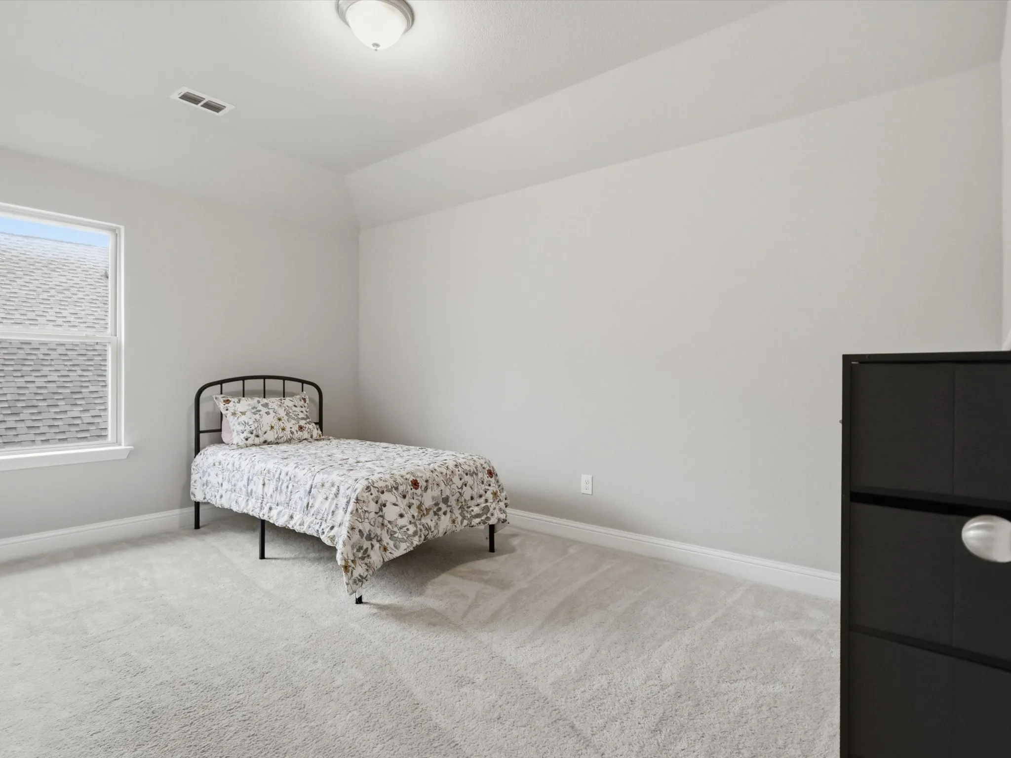 Single Family Residence For Sale in Collin County , 7717 Lake Worth Cove, Mc Kinney, Texas 75071, 4 Bedroom, 4 Bathroom, 2 Garage spaces, 2,528 Sqft, built in 2017, Preowned, mls#21174905, Real Estate Agent in Mc Kinney, Homes For Sale in Collin county, Homes For Sale in Mc Kinney, Realtor in Mc Kinney Texas, Real Estate Brokerage Independent Realty Texas, Luminita Cordes Realtor