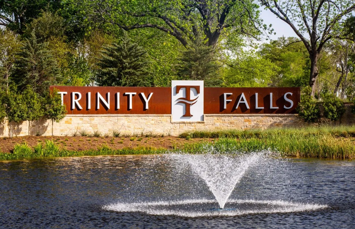 Single Family Residence For Sale in Collin County , 7717 Lake Worth Cove, Mc Kinney, Texas 75071, 4 Bedroom, 4 Bathroom, 2 Garage spaces, 2,528 Sqft, built in 2017, Preowned, mls#21174905, Real Estate Agent in Mc Kinney, Homes For Sale in Collin county, Homes For Sale in Mc Kinney, Realtor in Mc Kinney Texas, Real Estate Brokerage Independent Realty Texas, Luminita Cordes Realtor
