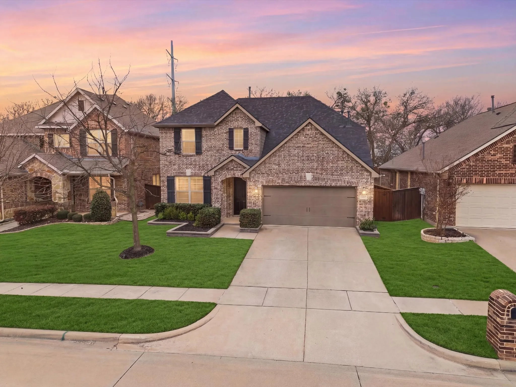 Single Family Residence For Sale in Collin County , 7717 Lake Worth Cove, Mc Kinney, Texas 75071, 4 Bedroom, 4 Bathroom, 2 Garage spaces, 2,528 Sqft, built in 2017, Preowned, mls#21174905, Real Estate Agent in Mc Kinney, Homes For Sale in Collin county, Homes For Sale in Mc Kinney, Realtor in Mc Kinney Texas, Real Estate Brokerage Independent Realty Texas, Luminita Cordes Realtor