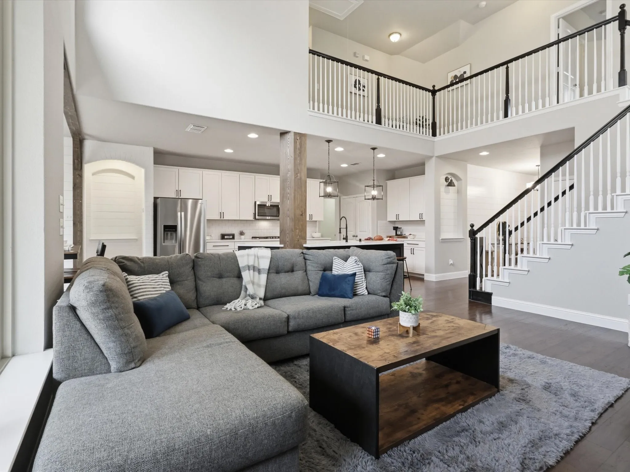 Single Family Residence For Sale in Collin County , 7717 Lake Worth Cove, Mc Kinney, Texas 75071, 4 Bedroom, 4 Bathroom, 2 Garage spaces, 2,528 Sqft, built in 2017, Preowned, mls#21174905, Real Estate Agent in Mc Kinney, Homes For Sale in Collin county, Homes For Sale in Mc Kinney, Realtor in Mc Kinney Texas, Real Estate Brokerage Independent Realty Texas, Luminita Cordes Realtor