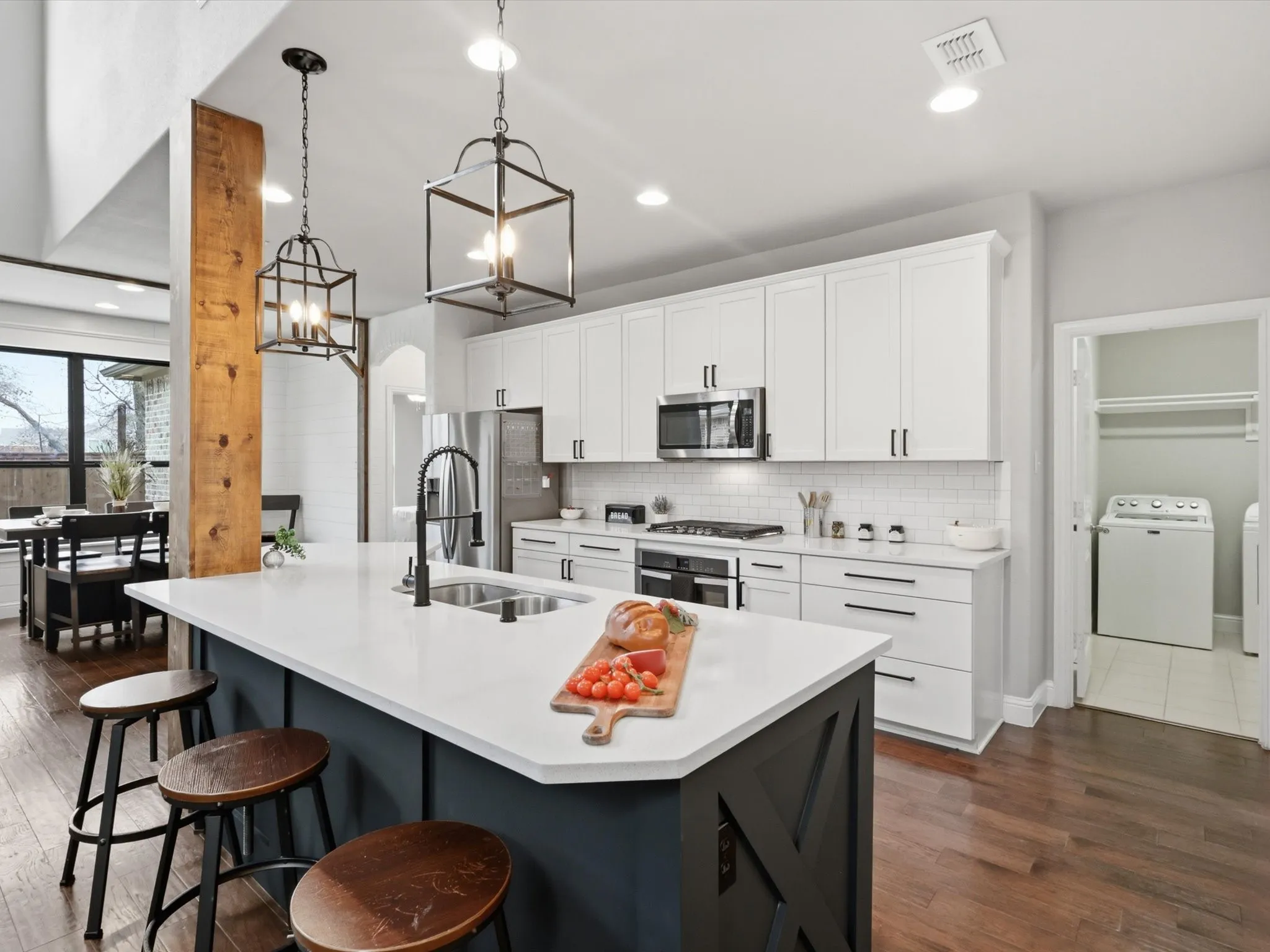 Single Family Residence For Sale in Collin County , 7717 Lake Worth Cove, Mc Kinney, Texas 75071, 4 Bedroom, 4 Bathroom, 2 Garage spaces, 2,528 Sqft, built in 2017, Preowned, mls#21174905, Real Estate Agent in Mc Kinney, Homes For Sale in Collin county, Homes For Sale in Mc Kinney, Realtor in Mc Kinney Texas, Real Estate Brokerage Independent Realty Texas, Luminita Cordes Realtor