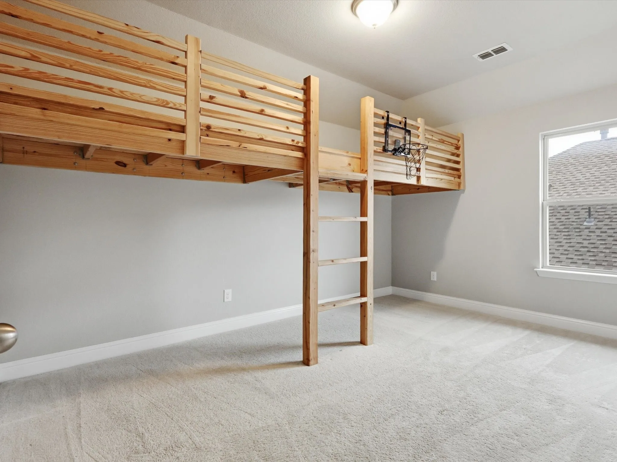 Single Family Residence For Sale in Collin County , 7717 Lake Worth Cove, Mc Kinney, Texas 75071, 4 Bedroom, 4 Bathroom, 2 Garage spaces, 2,528 Sqft, built in 2017, Preowned, mls#21174905, Real Estate Agent in Mc Kinney, Homes For Sale in Collin county, Homes For Sale in Mc Kinney, Realtor in Mc Kinney Texas, Real Estate Brokerage Independent Realty Texas, Luminita Cordes Realtor