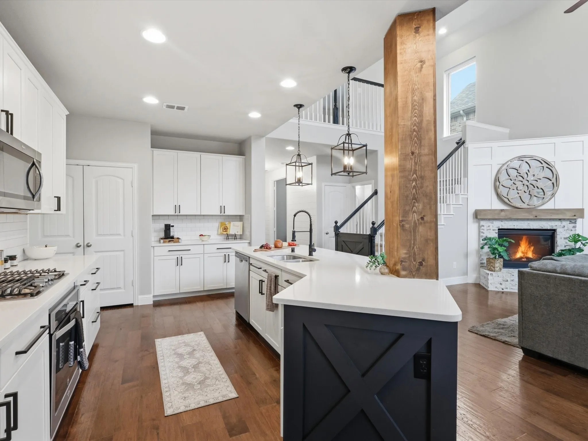Single Family Residence For Sale in Collin County , 7717 Lake Worth Cove, Mc Kinney, Texas 75071, 4 Bedroom, 4 Bathroom, 2 Garage spaces, 2,528 Sqft, built in 2017, Preowned, mls#21174905, Real Estate Agent in Mc Kinney, Homes For Sale in Collin county, Homes For Sale in Mc Kinney, Realtor in Mc Kinney Texas, Real Estate Brokerage Independent Realty Texas, Luminita Cordes Realtor