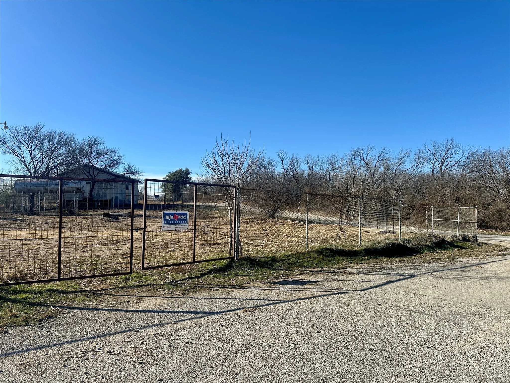 Warehouse For Sale in Coleman County , 608 E College Street, Coleman, Texas 76834, 0, 0, Garage spaces, 0 Sqft, built in 1940, Preowned, Price $60,000, mls#21185179, Real Estate Agent in Coleman, Homes For Sale in Coleman county, Homes For Sale in Coleman, Realtor in Coleman Texas, Real Estate Brokerage Independent Realty Texas, Luminita Cordes Realtor