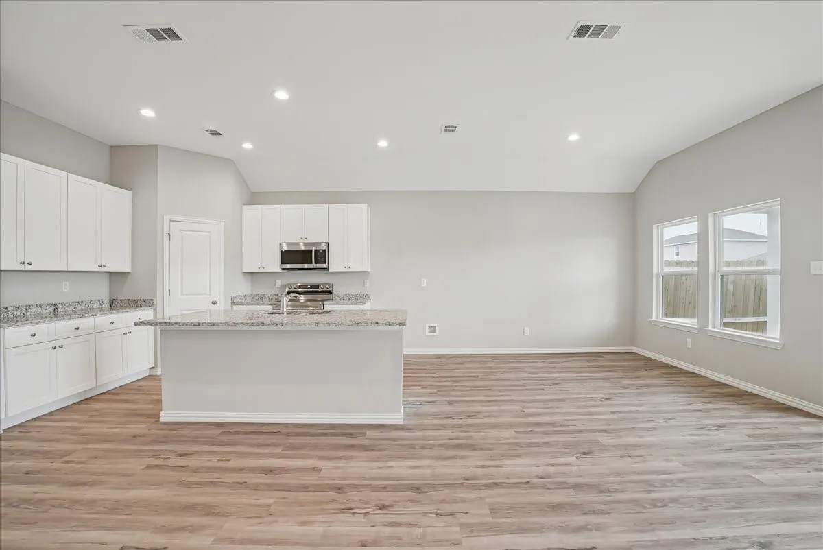 Single Family Residence For Sale in Hunt County , 4806 Delano Street, Greenville, Texas 75401, 3 Bedroom, 2 Bathroom, 2 Garage spaces, 1,687 Sqft, built in 2023, New Construction - Complete, mls#21179231, Real Estate Agent in Greenville, Homes For Sale in Hunt county, Homes For Sale in Greenville, Realtor in Greenville Texas, Real Estate Brokerage Independent Realty Texas, Luminita Cordes Realtor
