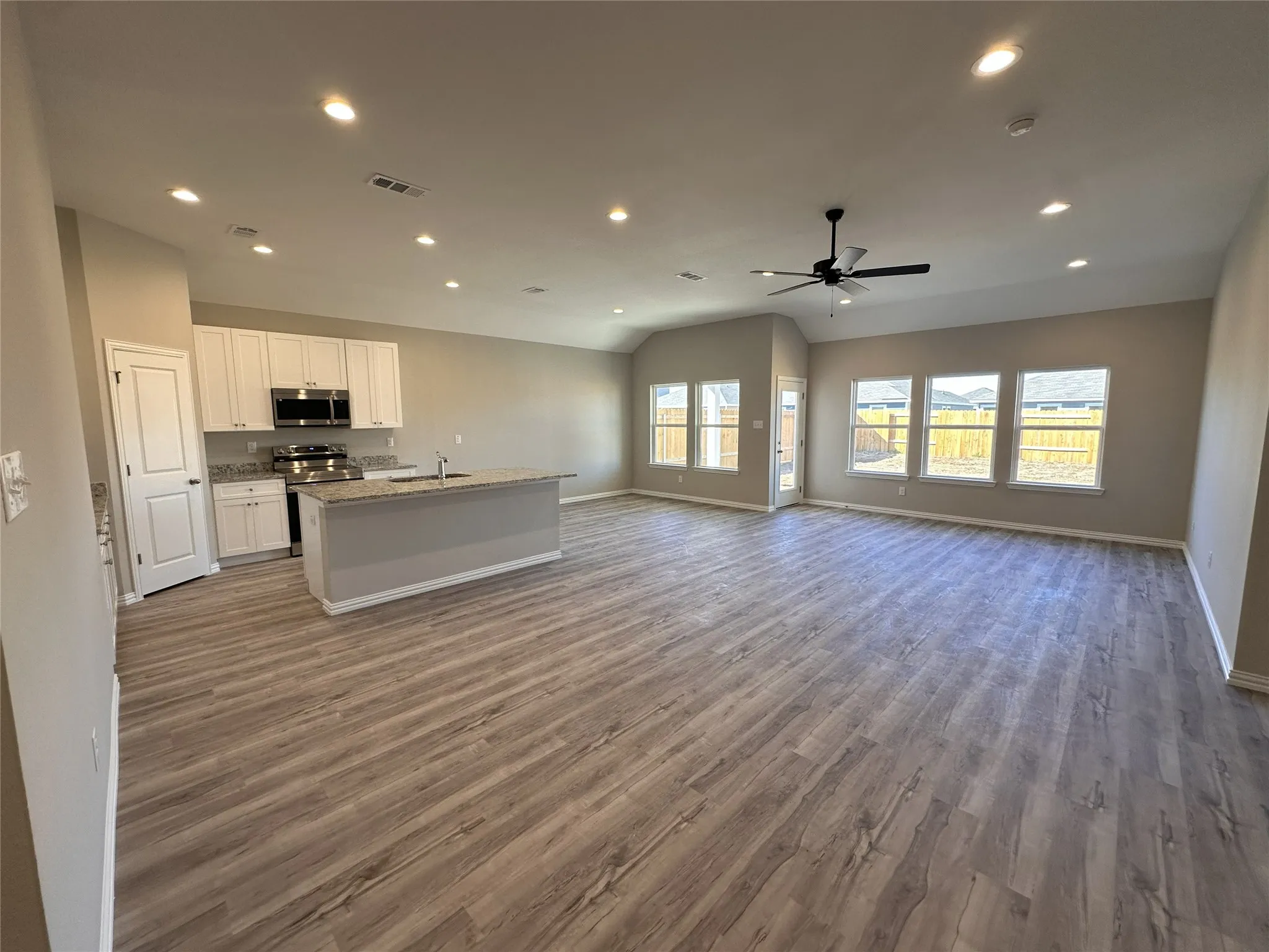 Single Family Residence For Sale in Hunt County , 4806 Delano Street, Greenville, Texas 75401, 3 Bedroom, 2 Bathroom, 2 Garage spaces, 1,687 Sqft, built in 2023, New Construction - Complete, mls#21179231, Real Estate Agent in Greenville, Homes For Sale in Hunt county, Homes For Sale in Greenville, Realtor in Greenville Texas, Real Estate Brokerage Independent Realty Texas, Luminita Cordes Realtor