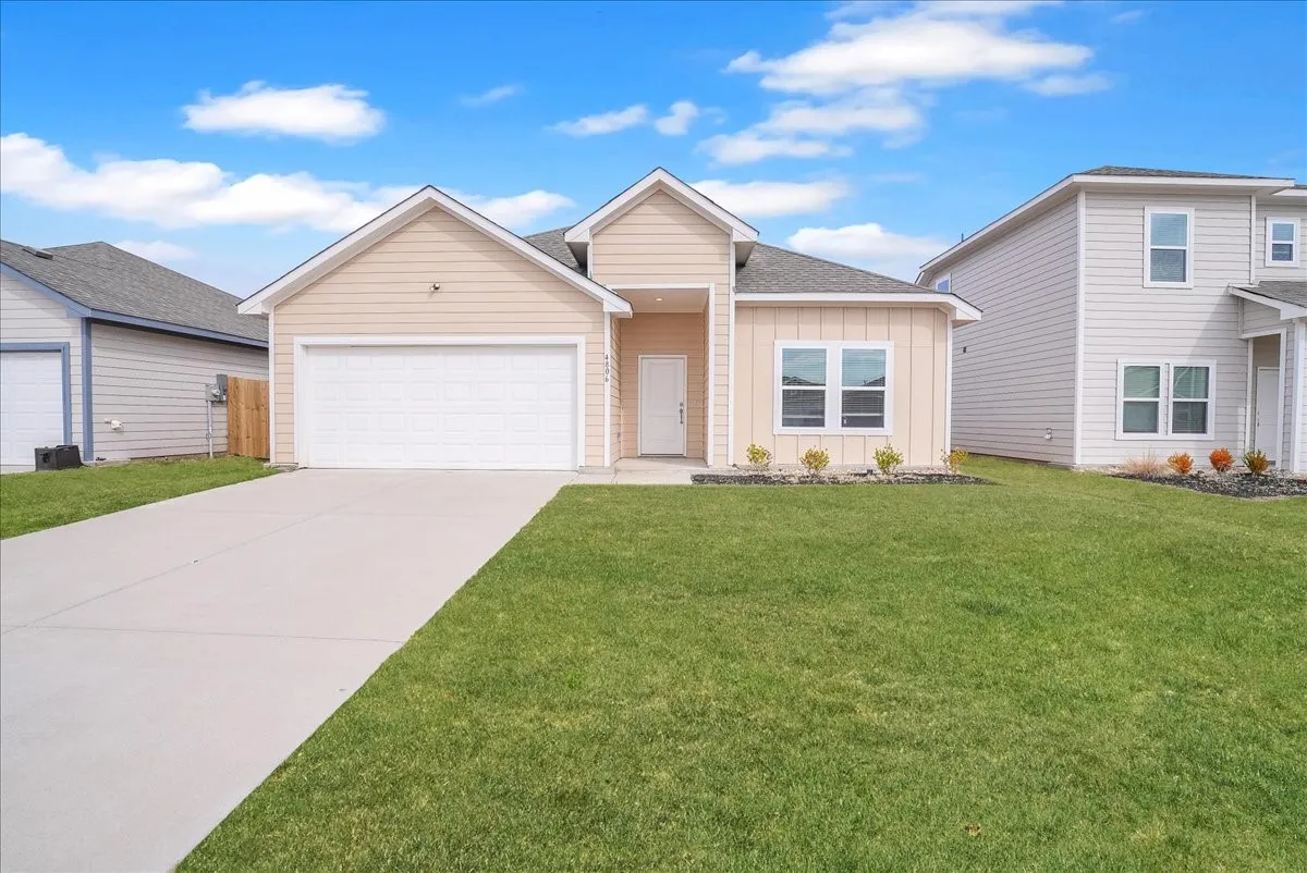 Single Family Residence For Sale in Hunt County , 4806 Delano Street, Greenville, Texas 75401, 3 Bedroom, 2 Bathroom, 2 Garage spaces, 1,687 Sqft, built in 2023, New Construction - Complete, mls#21179231, Real Estate Agent in Greenville, Homes For Sale in Hunt county, Homes For Sale in Greenville, Realtor in Greenville Texas, Real Estate Brokerage Independent Realty Texas, Luminita Cordes Realtor