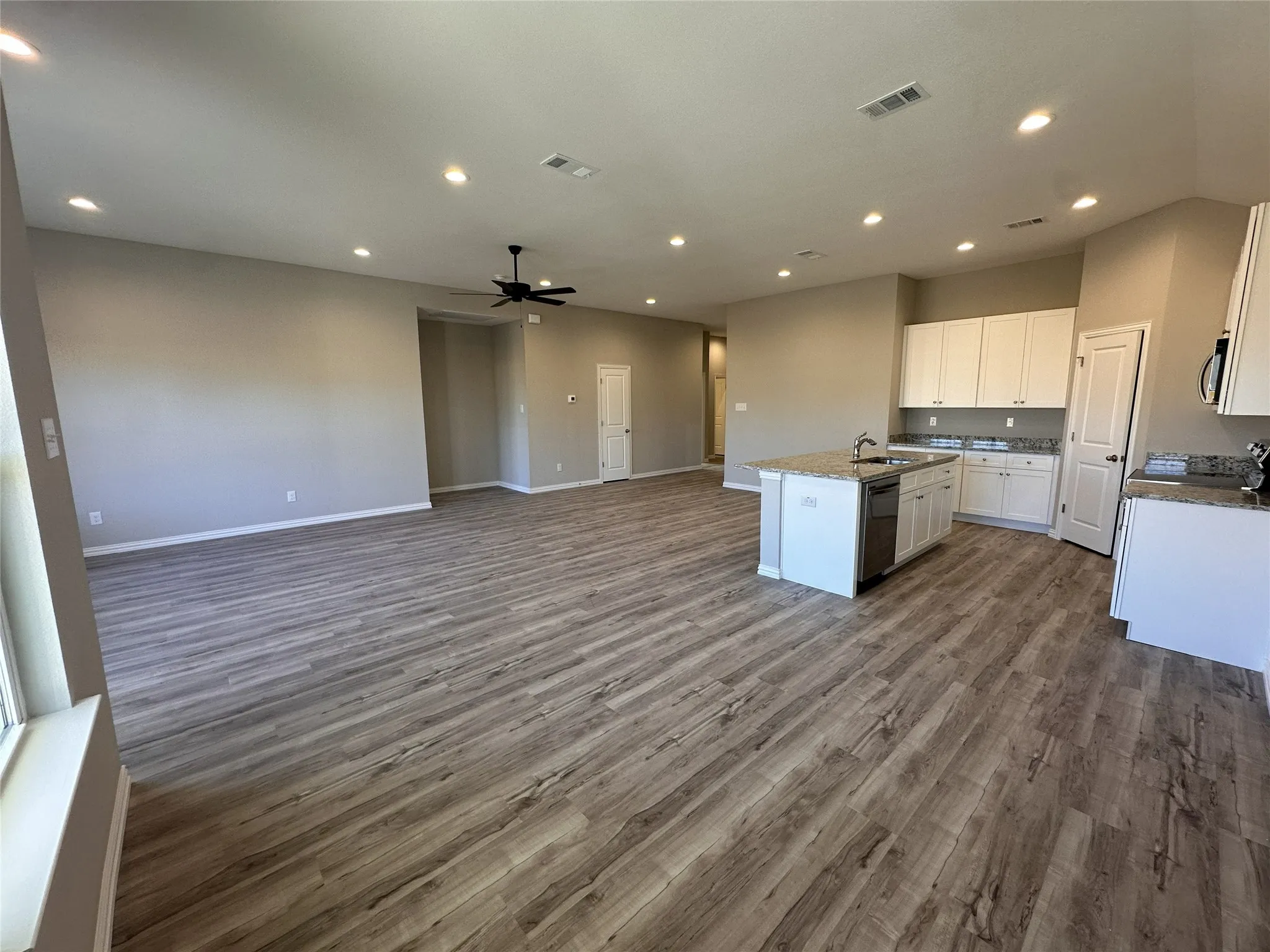 Single Family Residence For Sale in Hunt County , 4806 Delano Street, Greenville, Texas 75401, 3 Bedroom, 2 Bathroom, 2 Garage spaces, 1,687 Sqft, built in 2023, New Construction - Complete, mls#21179231, Real Estate Agent in Greenville, Homes For Sale in Hunt county, Homes For Sale in Greenville, Realtor in Greenville Texas, Real Estate Brokerage Independent Realty Texas, Luminita Cordes Realtor