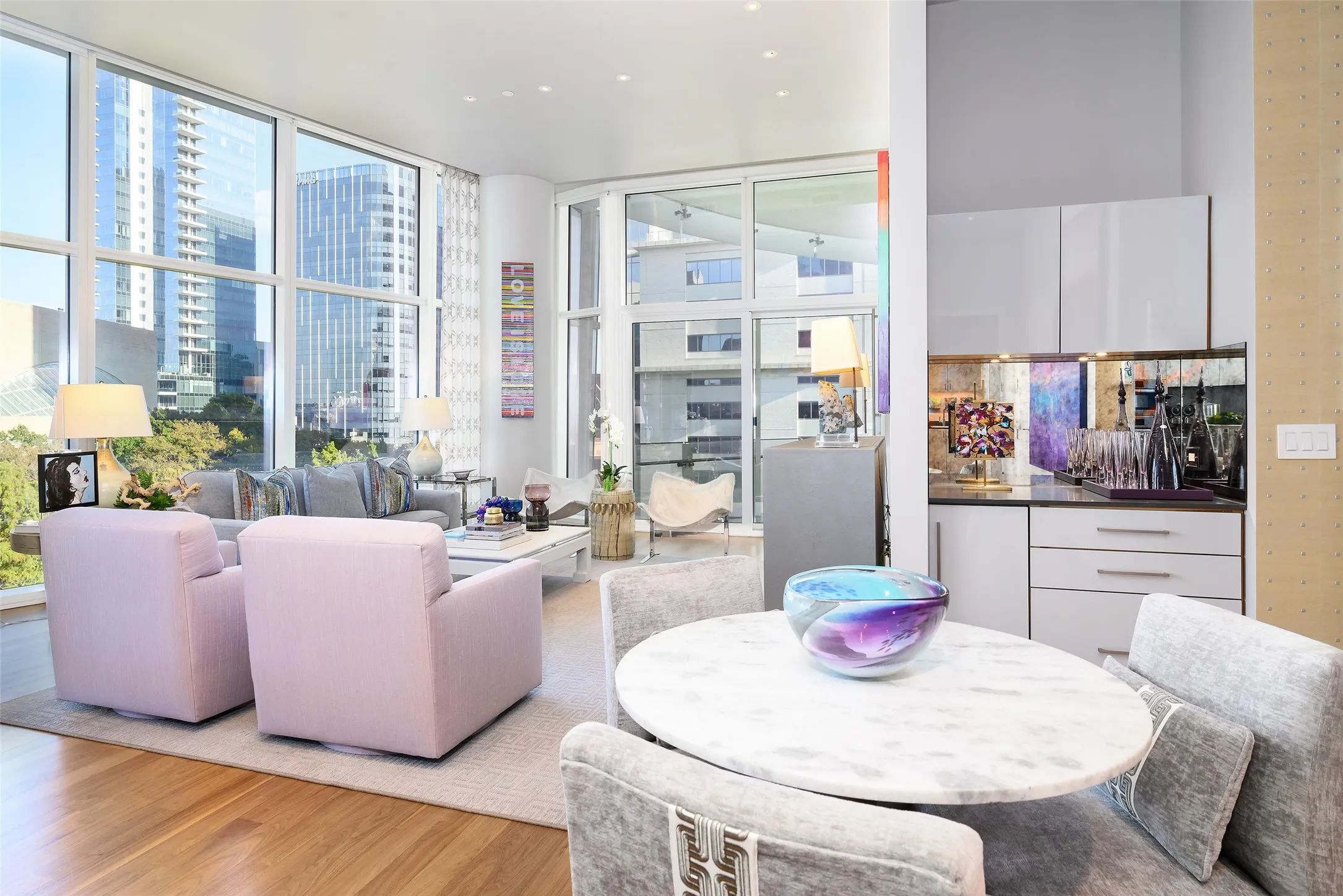 Condominium For Sale in Dallas County , 1918 Olive Street 402, Dallas, Texas 75201, 2 Bedroom, 2 Bathroom, 2 Garage spaces, 2,425 Sqft, built in 2011, mls#21183663, Real Estate Agent in Dallas, Homes For Sale in Dallas county, Homes For Sale in Dallas, Realtor in Dallas Texas, Real Estate Brokerage Independent Realty Texas, Luminita Cordes Realtor