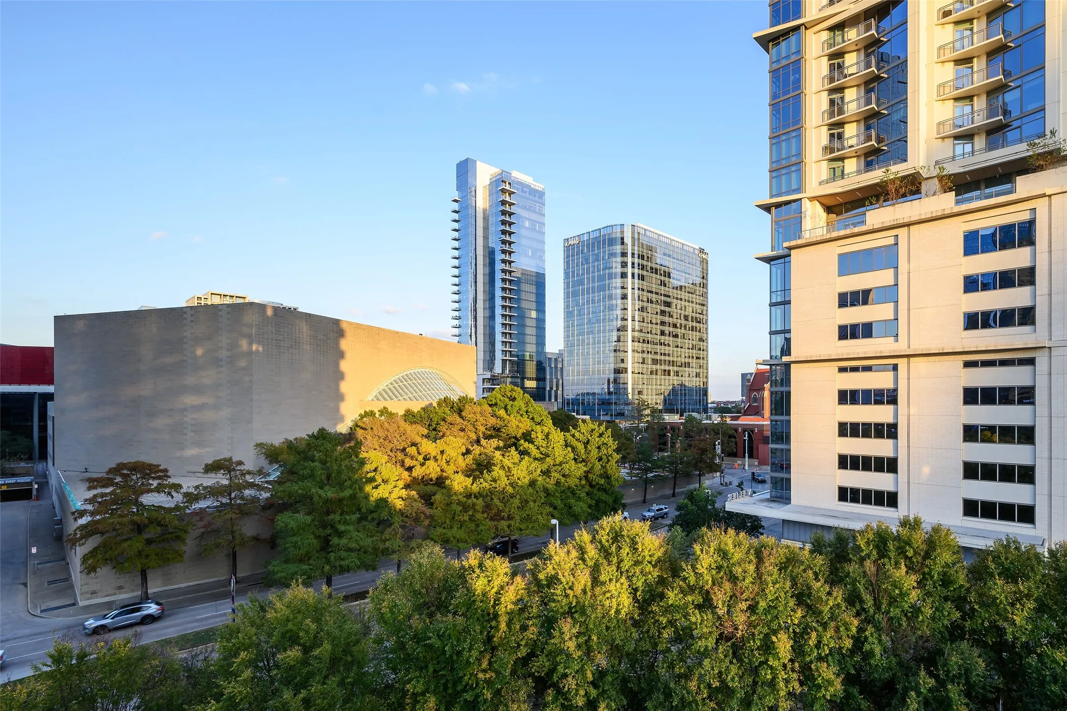 Condominium For Sale in Dallas County , 1918 Olive Street 402, Dallas, Texas 75201, 2 Bedroom, 2 Bathroom, 2 Garage spaces, 2,425 Sqft, built in 2011, mls#21183663, Real Estate Agent in Dallas, Homes For Sale in Dallas county, Homes For Sale in Dallas, Realtor in Dallas Texas, Real Estate Brokerage Independent Realty Texas, Luminita Cordes Realtor