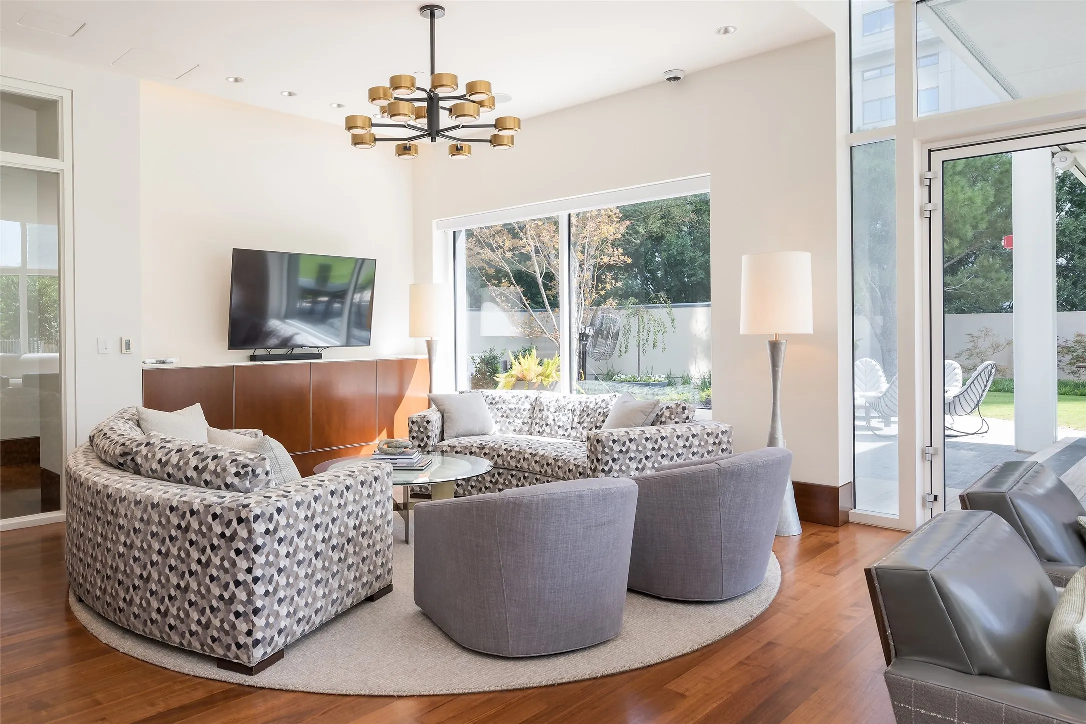 Condominium For Sale in Dallas County , 1918 Olive Street 402, Dallas, Texas 75201, 2 Bedroom, 2 Bathroom, 2 Garage spaces, 2,425 Sqft, built in 2011, mls#21183663, Real Estate Agent in Dallas, Homes For Sale in Dallas county, Homes For Sale in Dallas, Realtor in Dallas Texas, Real Estate Brokerage Independent Realty Texas, Luminita Cordes Realtor