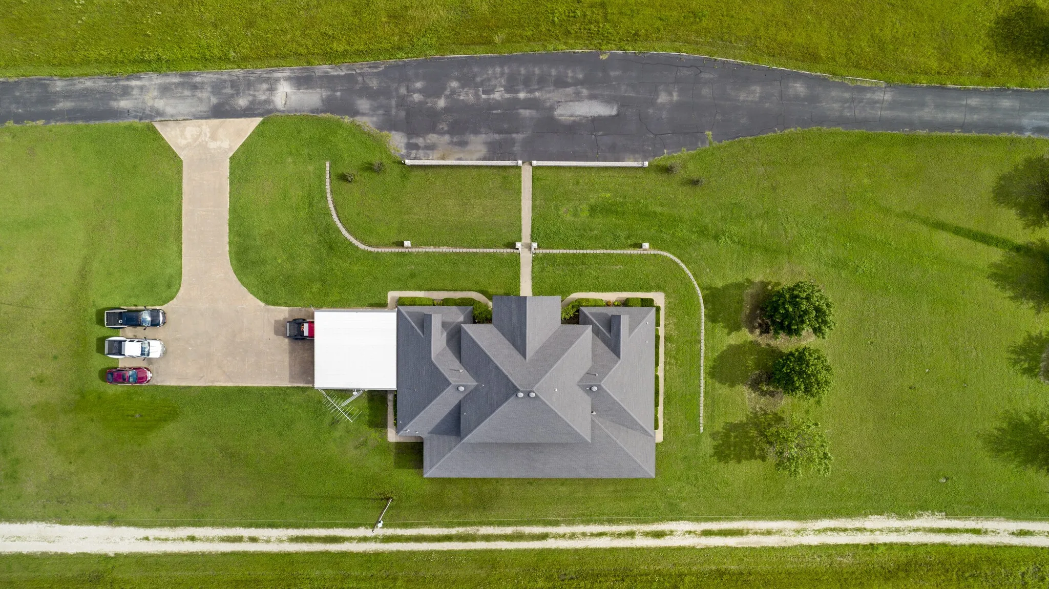 Single Family Residence For Sale in Cooke County , 500 Fm 1198 A, Muenster, Texas 76252, 5 Bedrooms, 5 Bathrooms, 4 Garage spaces, 4,912 Sqft, built in 2000, Preowned, Price $3,250,000, mls#21165880, Real Estate Agent in Muenster, Homes For Sale in Cooke county, Homes For Sale in Muenster, Realtor in Muenster Texas, Real Estate Brokerage Independent Realty Texas, Luminita Cordes Realtor