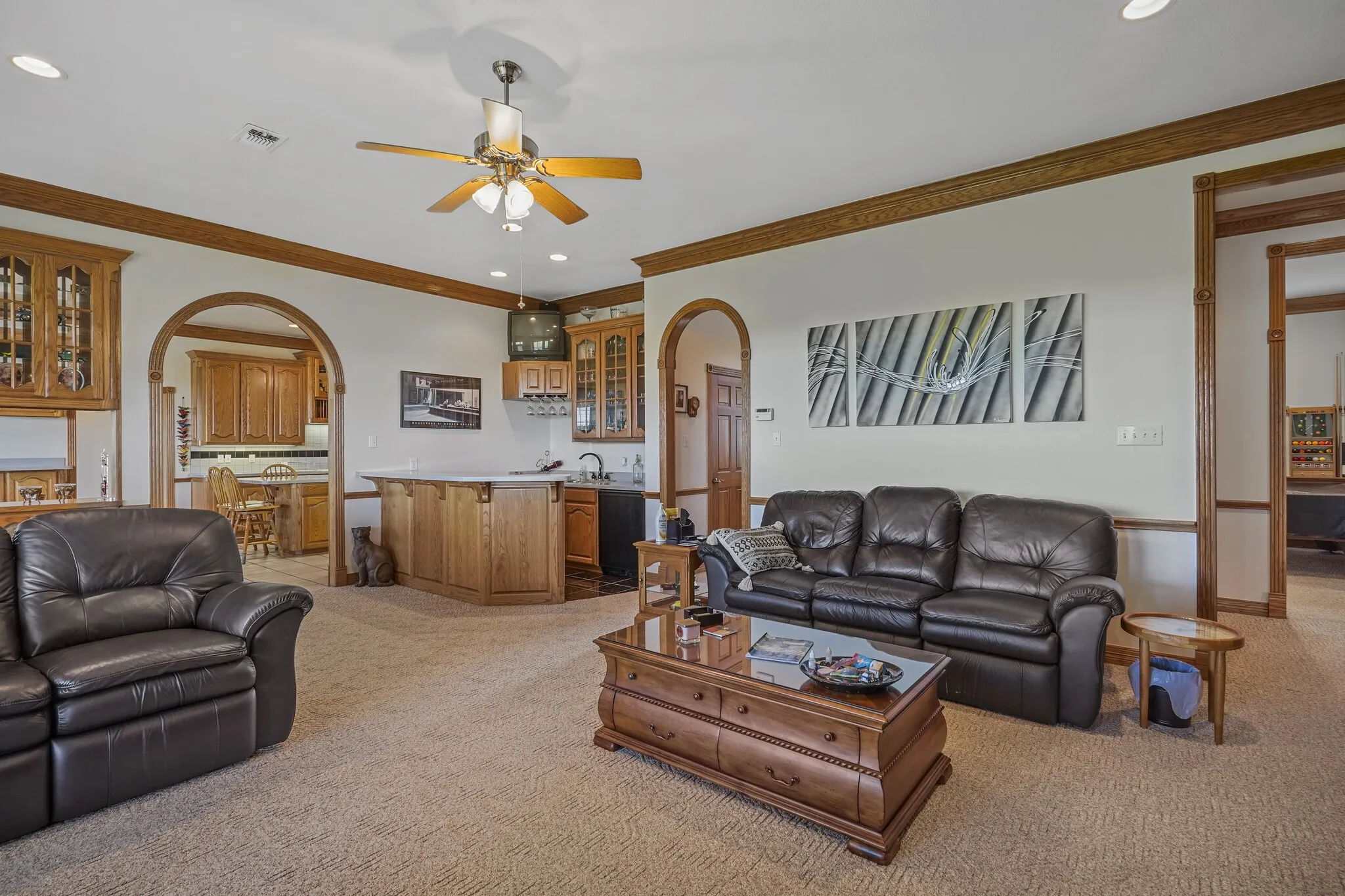 Single Family Residence For Sale in Cooke County , 500 Fm 1198 A, Muenster, Texas 76252, 5 Bedrooms, 5 Bathrooms, 4 Garage spaces, 4,912 Sqft, built in 2000, Preowned, Price $3,250,000, mls#21165880, Real Estate Agent in Muenster, Homes For Sale in Cooke county, Homes For Sale in Muenster, Realtor in Muenster Texas, Real Estate Brokerage Independent Realty Texas, Luminita Cordes Realtor