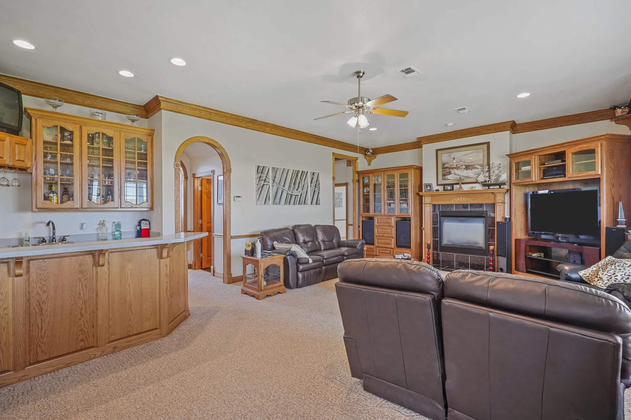 Single Family Residence For Sale in Cooke County , 500 Fm 1198 A, Muenster, Texas 76252, 5 Bedrooms, 5 Bathrooms, 4 Garage spaces, 4,912 Sqft, built in 2000, Preowned, Price $3,250,000, mls#21165880, Real Estate Agent in Muenster, Homes For Sale in Cooke county, Homes For Sale in Muenster, Realtor in Muenster Texas, Real Estate Brokerage Independent Realty Texas, Luminita Cordes Realtor
