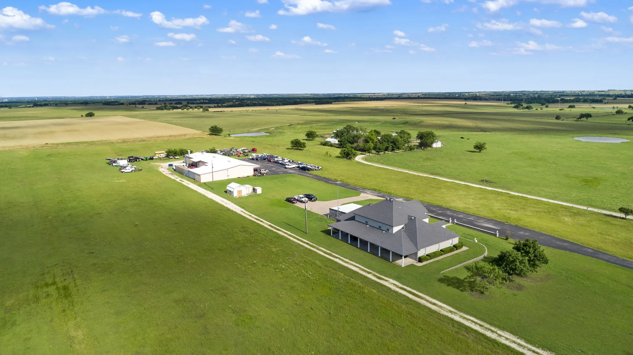 Single Family Residence For Sale in Cooke County , 500 Fm 1198 A, Muenster, Texas 76252, 5 Bedrooms, 5 Bathrooms, 4 Garage spaces, 4,912 Sqft, built in 2000, Preowned, Price $3,250,000, mls#21165880, Real Estate Agent in Muenster, Homes For Sale in Cooke county, Homes For Sale in Muenster, Realtor in Muenster Texas, Real Estate Brokerage Independent Realty Texas, Luminita Cordes Realtor