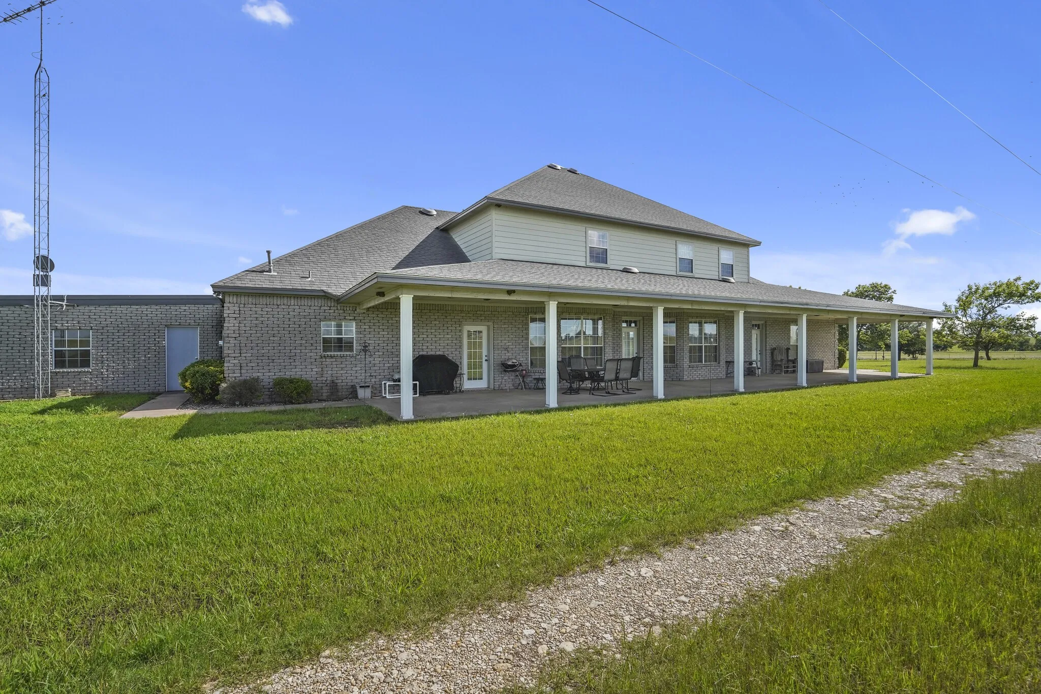 Single Family Residence For Sale in Cooke County , 500 Fm 1198 A, Muenster, Texas 76252, 5 Bedrooms, 5 Bathrooms, 4 Garage spaces, 4,912 Sqft, built in 2000, Preowned, Price $3,250,000, mls#21165880, Real Estate Agent in Muenster, Homes For Sale in Cooke county, Homes For Sale in Muenster, Realtor in Muenster Texas, Real Estate Brokerage Independent Realty Texas, Luminita Cordes Realtor
