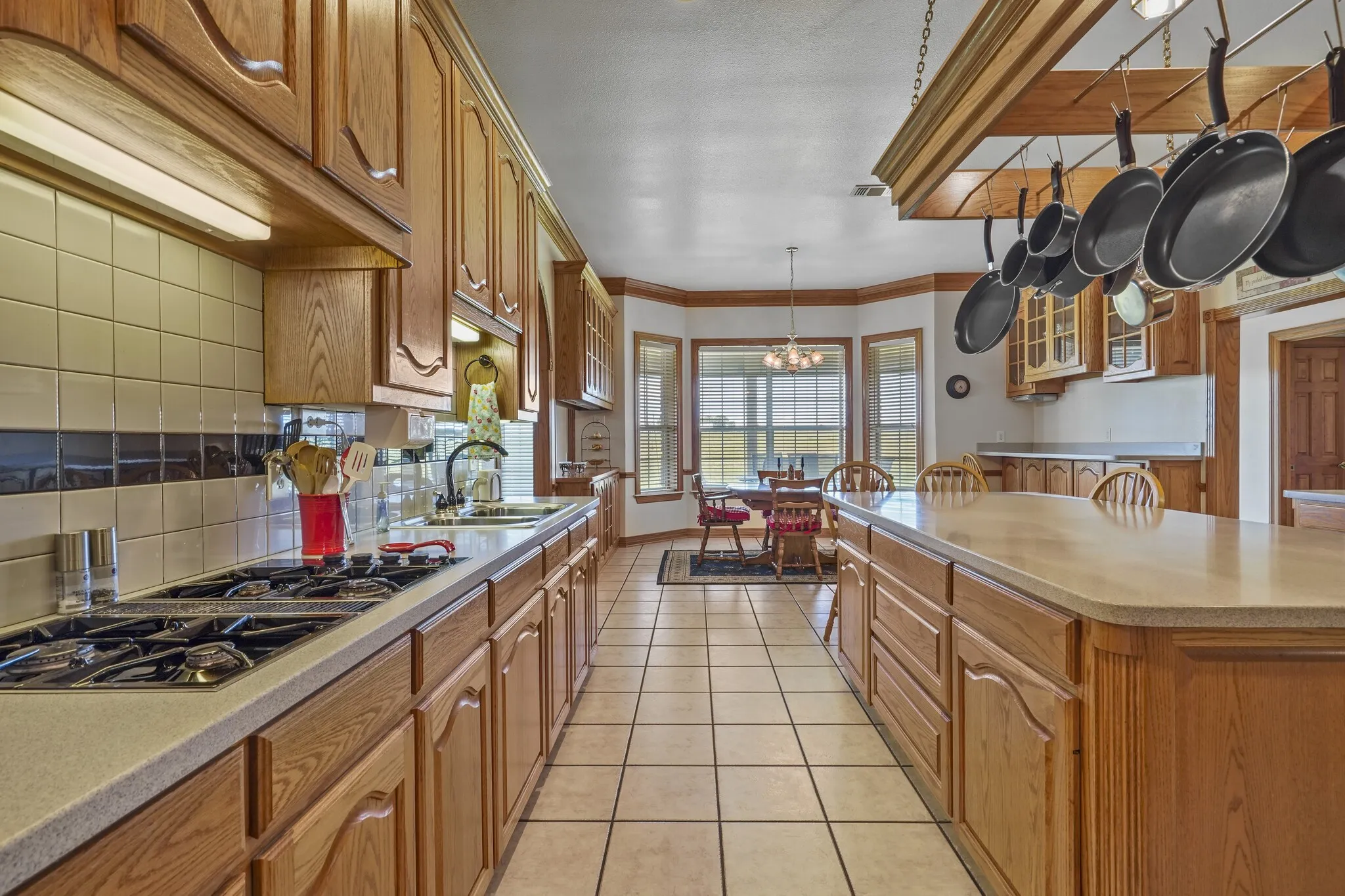 Single Family Residence For Sale in Cooke County , 500 Fm 1198 A, Muenster, Texas 76252, 5 Bedrooms, 5 Bathrooms, 4 Garage spaces, 4,912 Sqft, built in 2000, Preowned, Price $3,250,000, mls#21165880, Real Estate Agent in Muenster, Homes For Sale in Cooke county, Homes For Sale in Muenster, Realtor in Muenster Texas, Real Estate Brokerage Independent Realty Texas, Luminita Cordes Realtor