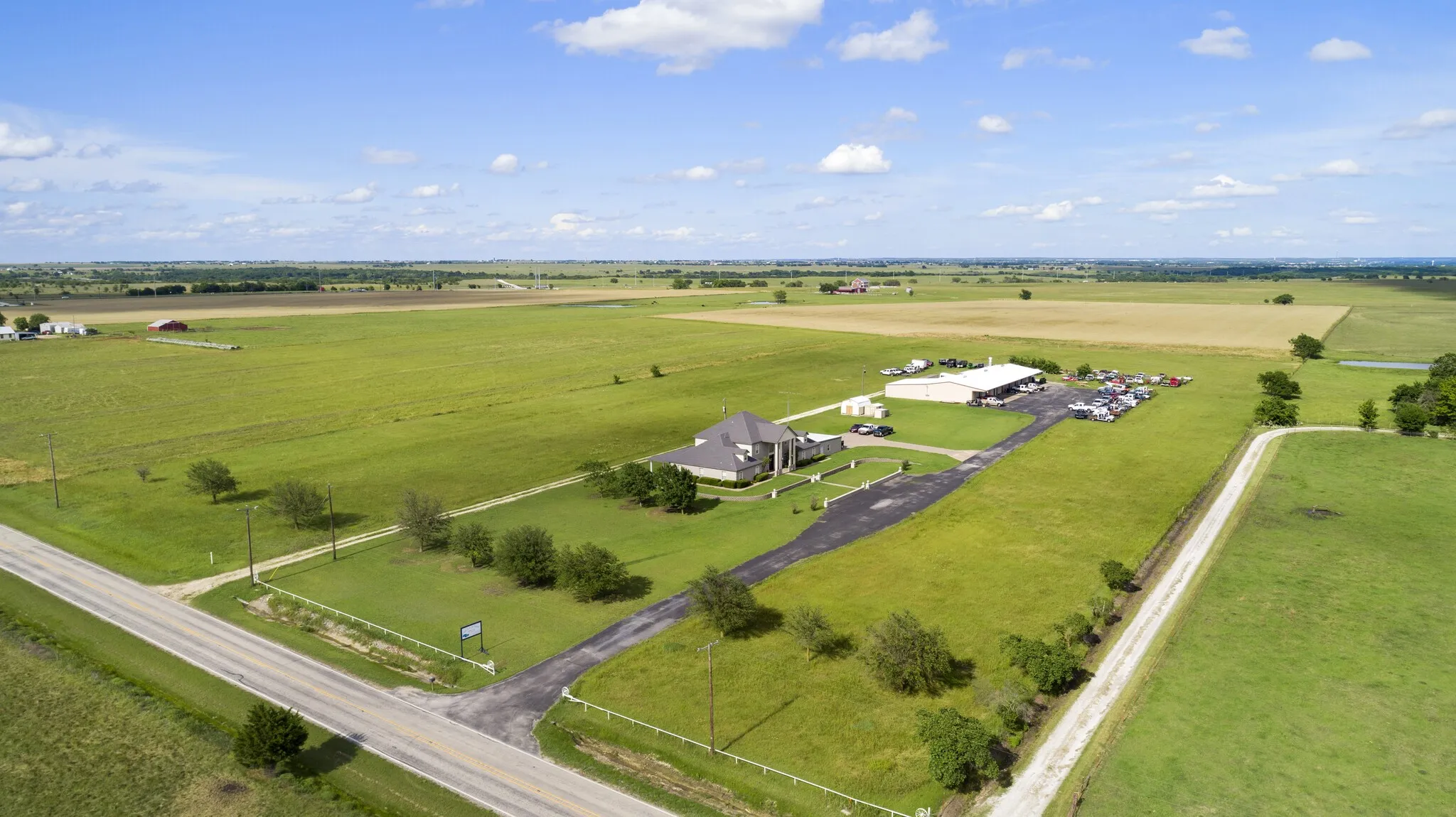 Single Family Residence For Sale in Cooke County , 500 Fm 1198 A, Muenster, Texas 76252, 5 Bedrooms, 5 Bathrooms, 4 Garage spaces, 4,912 Sqft, built in 2000, Preowned, Price $3,250,000, mls#21165880, Real Estate Agent in Muenster, Homes For Sale in Cooke county, Homes For Sale in Muenster, Realtor in Muenster Texas, Real Estate Brokerage Independent Realty Texas, Luminita Cordes Realtor