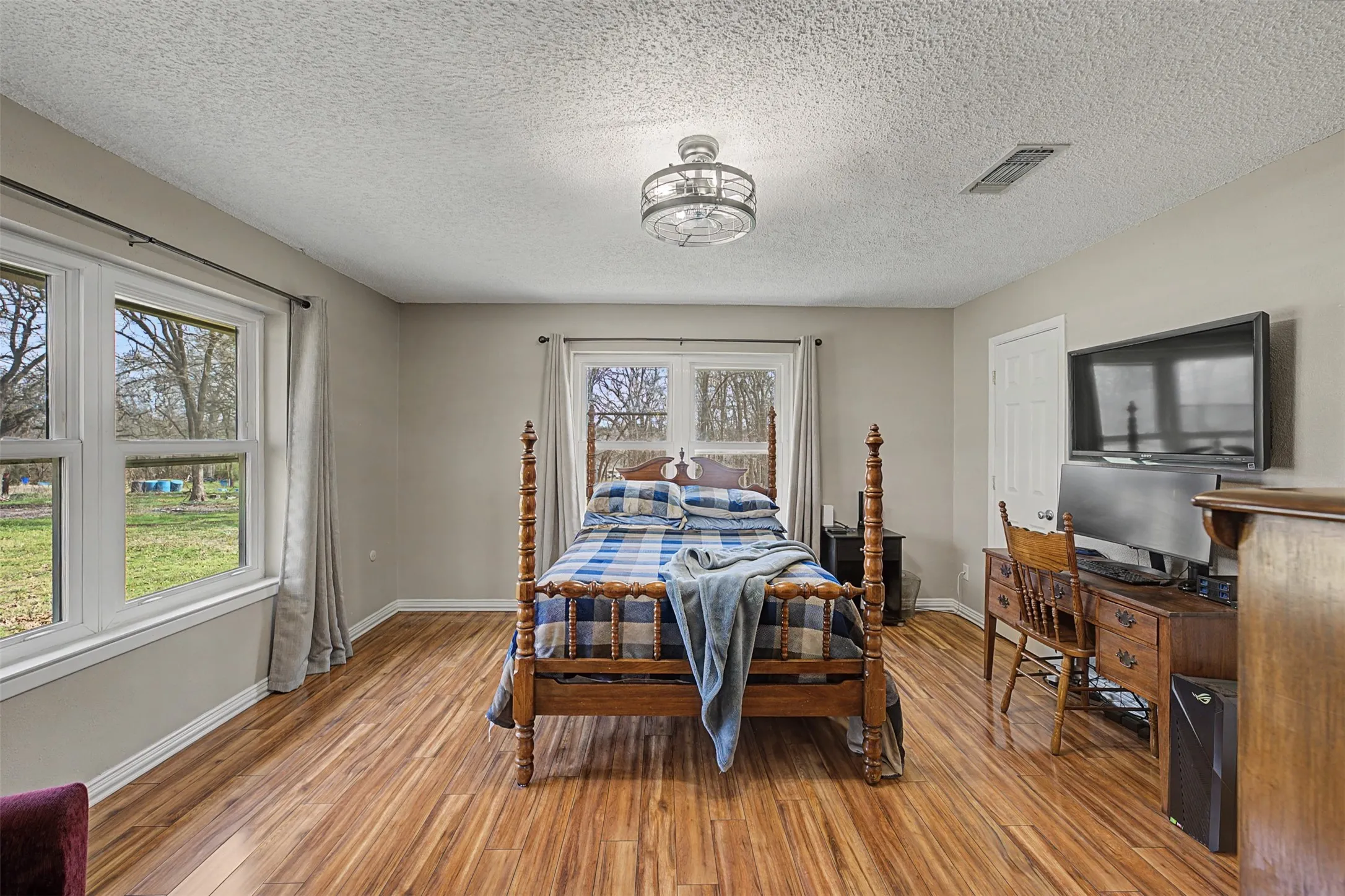 Single Family Residence For Sale in Johnson County , 8240 Kramer Street, Lillian, Texas 76061, 5 Bedroom, 2 Bathroom, 4 Garage spaces, 3,751 Sqft, built in 1975, Preowned, mls#21181879, Real Estate Agent in Lillian, Homes For Sale in Johnson county, Homes For Sale in Lillian, Realtor in Lillian Texas, Real Estate Brokerage Independent Realty Texas, Luminita Cordes Realtor