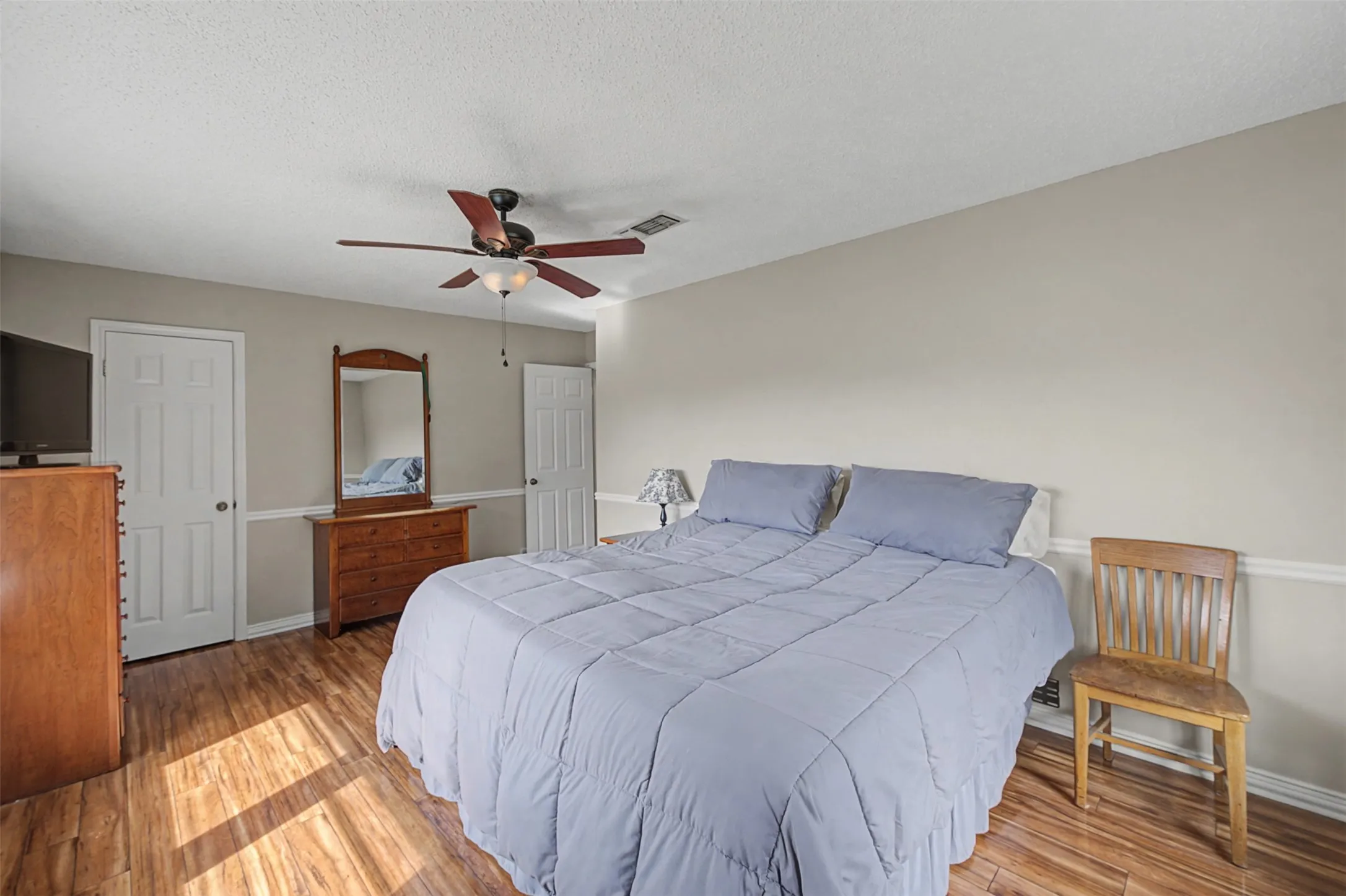 Single Family Residence For Sale in Johnson County , 8240 Kramer Street, Lillian, Texas 76061, 5 Bedroom, 2 Bathroom, 4 Garage spaces, 3,751 Sqft, built in 1975, Preowned, mls#21181879, Real Estate Agent in Lillian, Homes For Sale in Johnson county, Homes For Sale in Lillian, Realtor in Lillian Texas, Real Estate Brokerage Independent Realty Texas, Luminita Cordes Realtor
