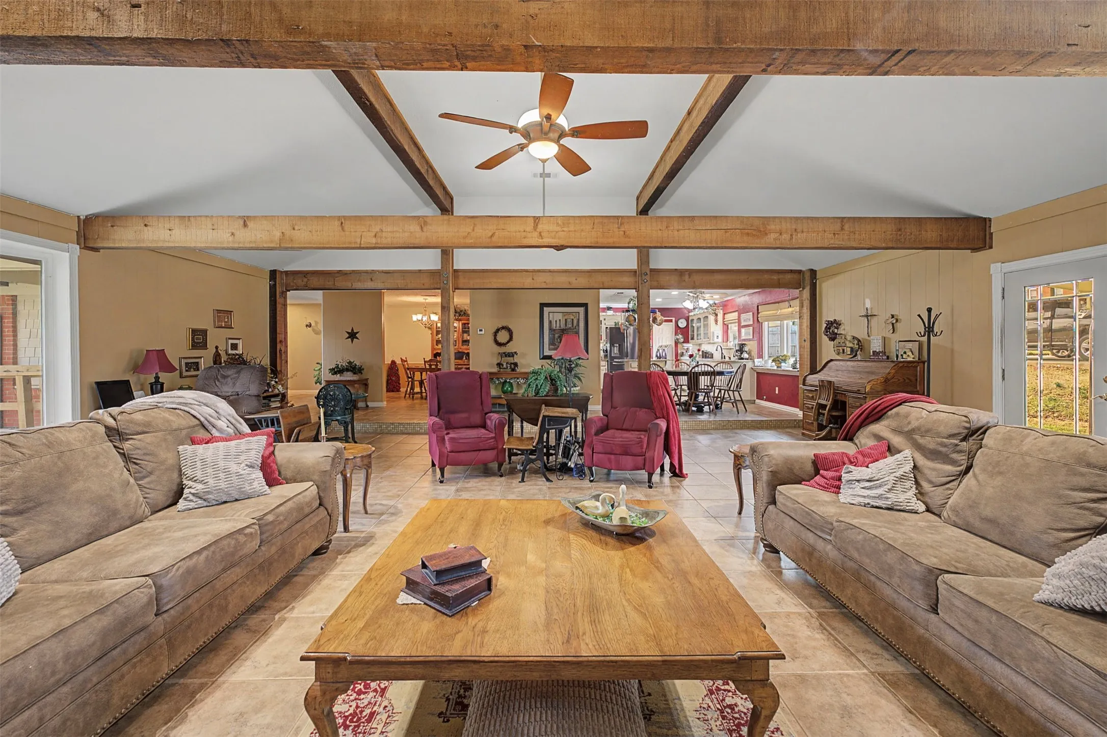 Single Family Residence For Sale in Johnson County , 8240 Kramer Street, Lillian, Texas 76061, 5 Bedroom, 2 Bathroom, 4 Garage spaces, 3,751 Sqft, built in 1975, Preowned, mls#21181879, Real Estate Agent in Lillian, Homes For Sale in Johnson county, Homes For Sale in Lillian, Realtor in Lillian Texas, Real Estate Brokerage Independent Realty Texas, Luminita Cordes Realtor