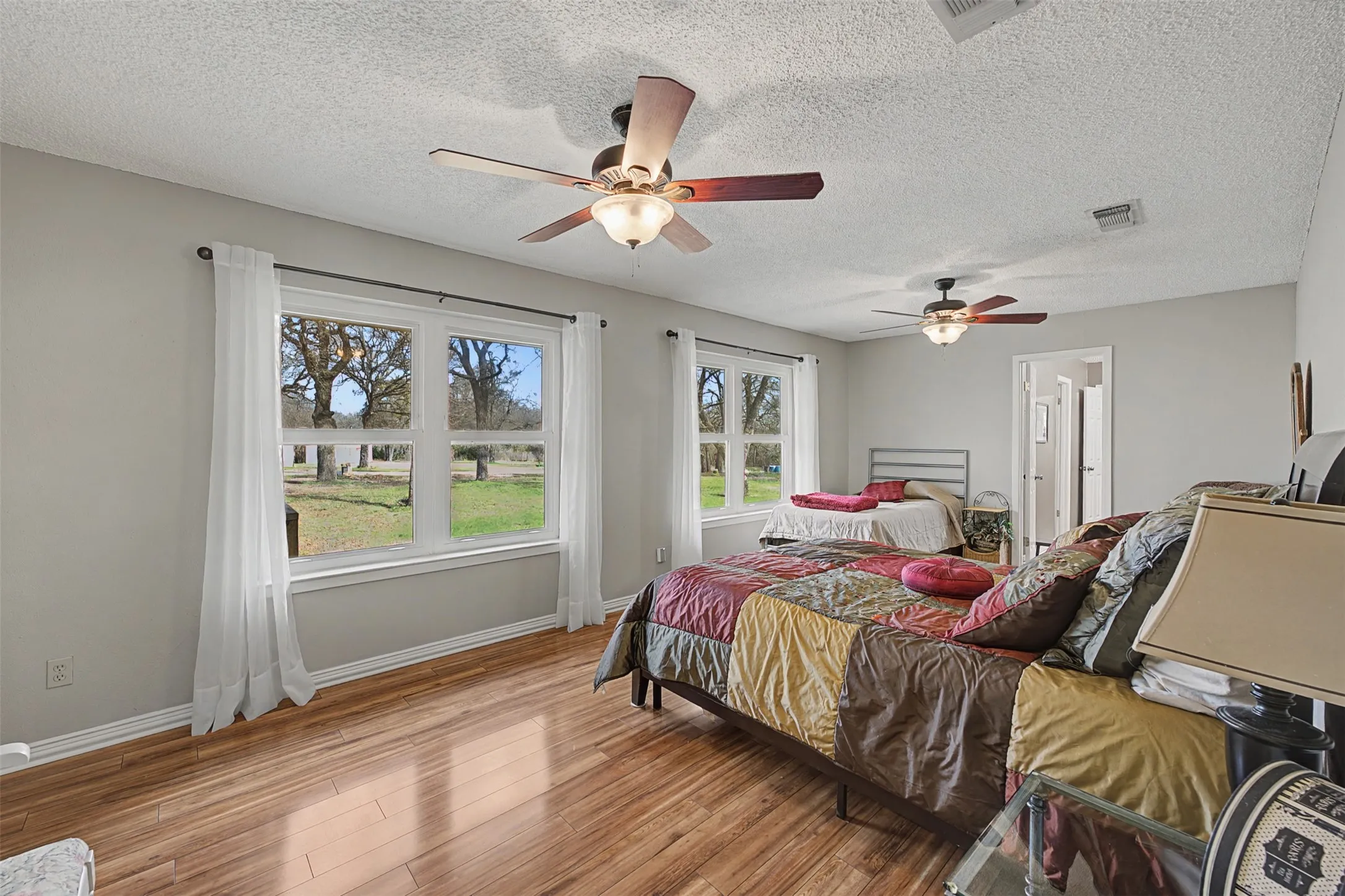 Single Family Residence For Sale in Johnson County , 8240 Kramer Street, Lillian, Texas 76061, 5 Bedroom, 2 Bathroom, 4 Garage spaces, 3,751 Sqft, built in 1975, Preowned, mls#21181879, Real Estate Agent in Lillian, Homes For Sale in Johnson county, Homes For Sale in Lillian, Realtor in Lillian Texas, Real Estate Brokerage Independent Realty Texas, Luminita Cordes Realtor
