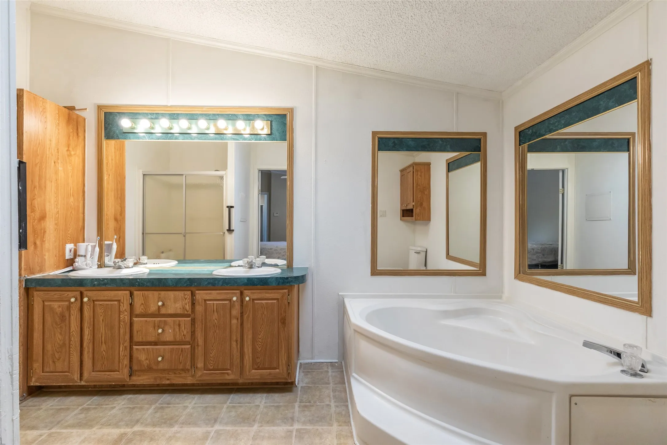 Manufactured Home For Sale in Jones County , 7256 Fm 3326 S, Hawley, Texas 79525, 3 Bedroom, 2 Bathroom, 1 Garage spaces, 1,568 Sqft, built in 1996, mls#21182780, Real Estate Agent in Hawley, Homes For Sale in Jones county, Homes For Sale in Hawley, Realtor in Hawley Texas, Real Estate Brokerage Independent Realty Texas, Luminita Cordes Realtor