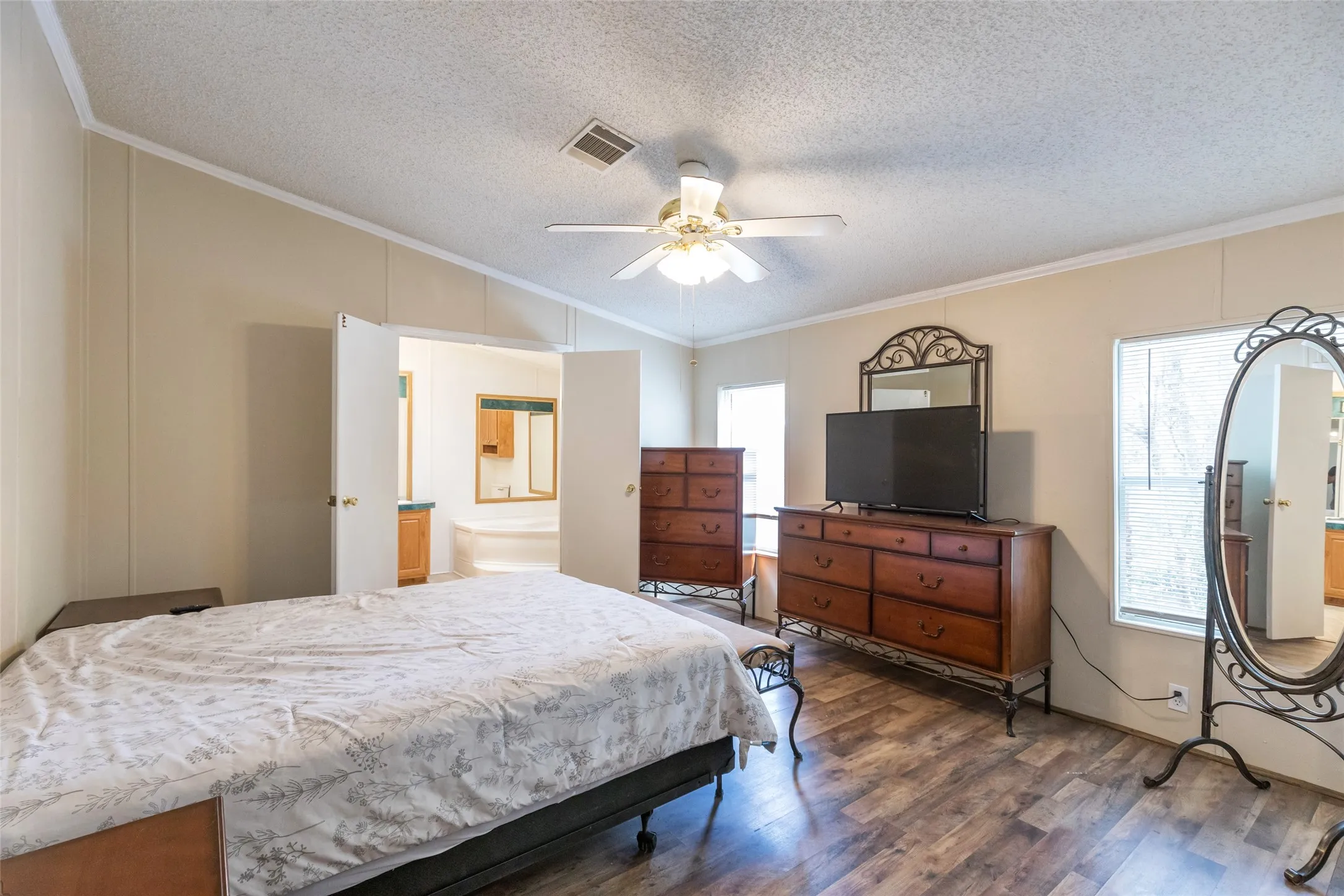 Manufactured Home For Sale in Jones County , 7256 Fm 3326 S, Hawley, Texas 79525, 3 Bedroom, 2 Bathroom, 1 Garage spaces, 1,568 Sqft, built in 1996, mls#21182780, Real Estate Agent in Hawley, Homes For Sale in Jones county, Homes For Sale in Hawley, Realtor in Hawley Texas, Real Estate Brokerage Independent Realty Texas, Luminita Cordes Realtor