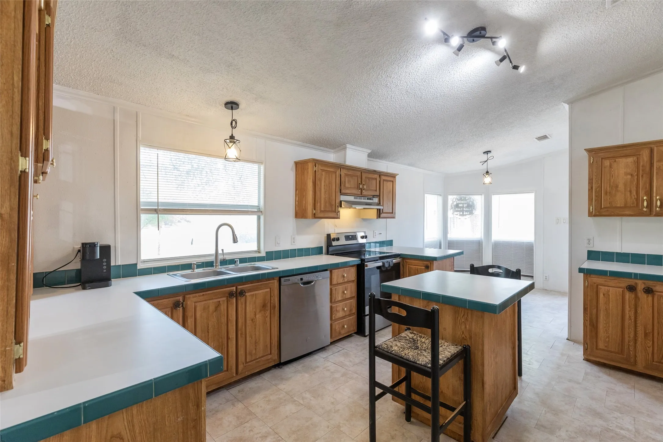 Manufactured Home For Sale in Jones County , 7256 Fm 3326 S, Hawley, Texas 79525, 3 Bedroom, 2 Bathroom, 1 Garage spaces, 1,568 Sqft, built in 1996, mls#21182780, Real Estate Agent in Hawley, Homes For Sale in Jones county, Homes For Sale in Hawley, Realtor in Hawley Texas, Real Estate Brokerage Independent Realty Texas, Luminita Cordes Realtor