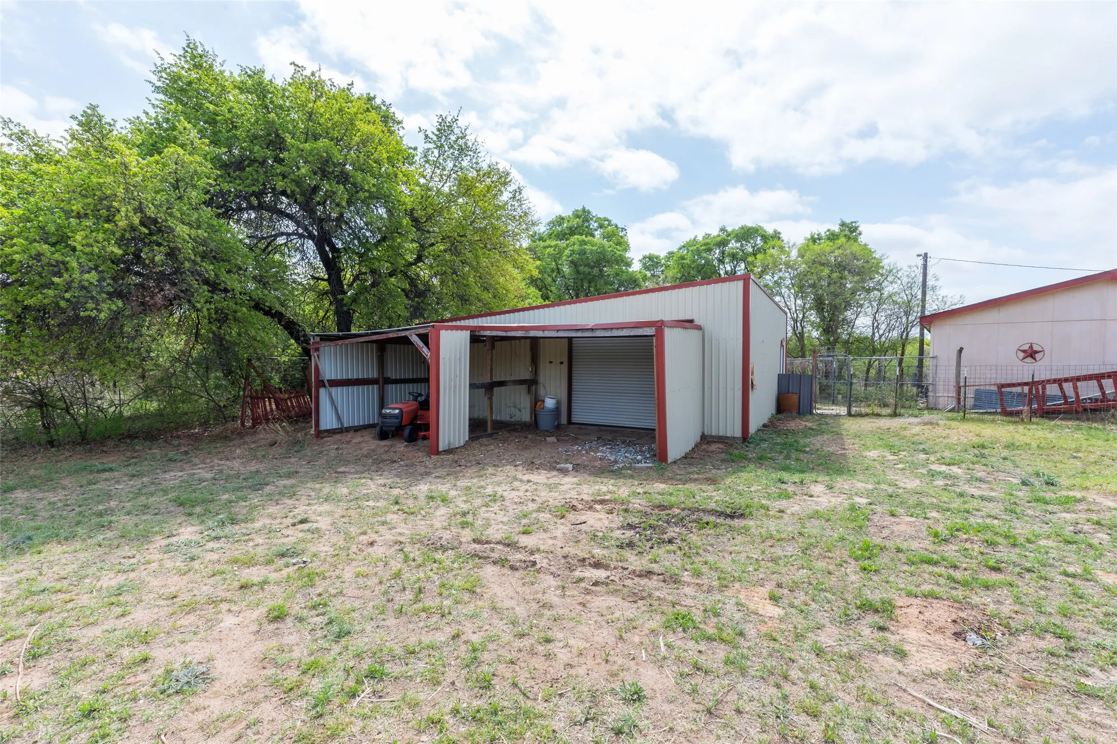 Manufactured Home For Sale in Jones County , 7256 Fm 3326 S, Hawley, Texas 79525, 3 Bedroom, 2 Bathroom, 1 Garage spaces, 1,568 Sqft, built in 1996, mls#21182780, Real Estate Agent in Hawley, Homes For Sale in Jones county, Homes For Sale in Hawley, Realtor in Hawley Texas, Real Estate Brokerage Independent Realty Texas, Luminita Cordes Realtor