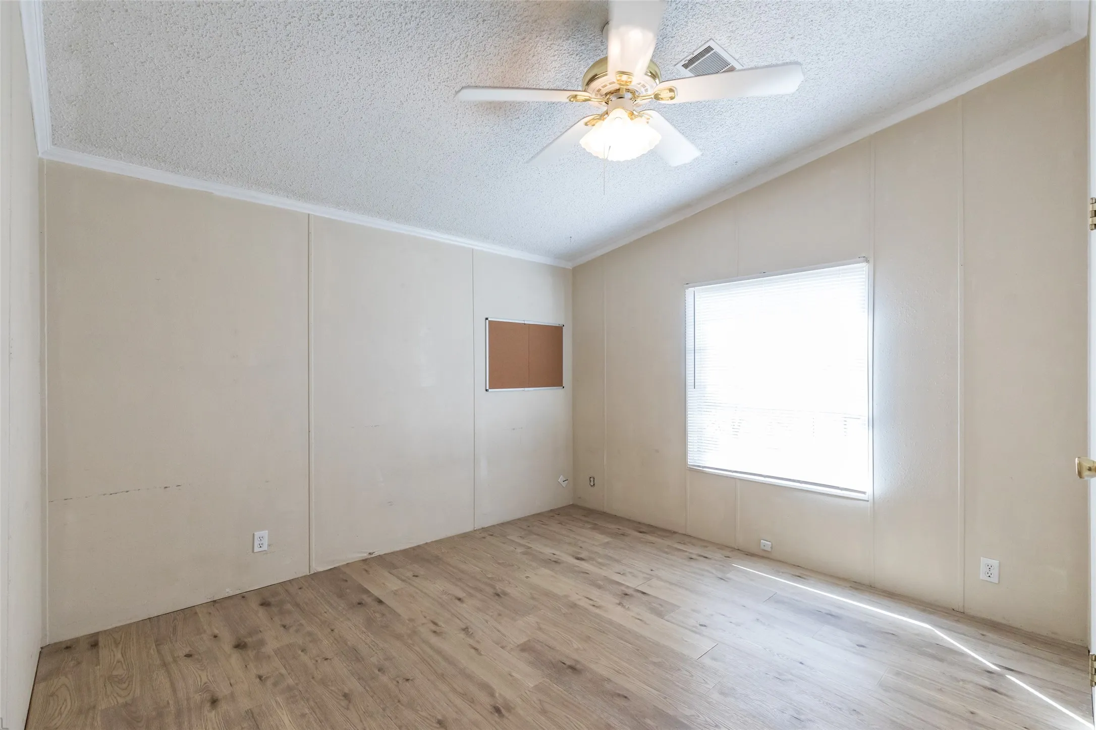 Manufactured Home For Sale in Jones County , 7256 Fm 3326 S, Hawley, Texas 79525, 3 Bedroom, 2 Bathroom, 1 Garage spaces, 1,568 Sqft, built in 1996, mls#21182780, Real Estate Agent in Hawley, Homes For Sale in Jones county, Homes For Sale in Hawley, Realtor in Hawley Texas, Real Estate Brokerage Independent Realty Texas, Luminita Cordes Realtor