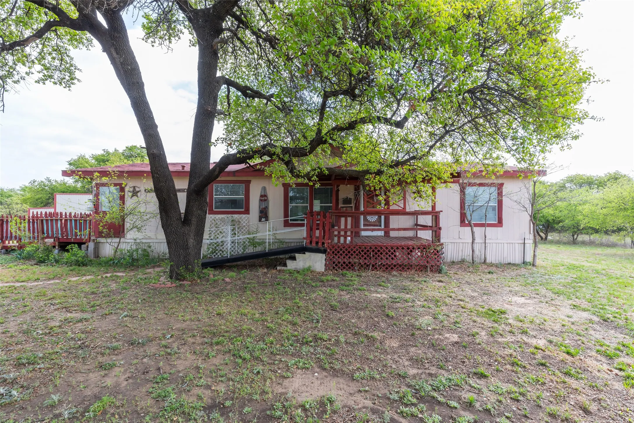 Manufactured Home For Sale in Jones County , 7256 Fm 3326 S, Hawley, Texas 79525, 3 Bedroom, 2 Bathroom, 1 Garage spaces, 1,568 Sqft, built in 1996, mls#21182780, Real Estate Agent in Hawley, Homes For Sale in Jones county, Homes For Sale in Hawley, Realtor in Hawley Texas, Real Estate Brokerage Independent Realty Texas, Luminita Cordes Realtor