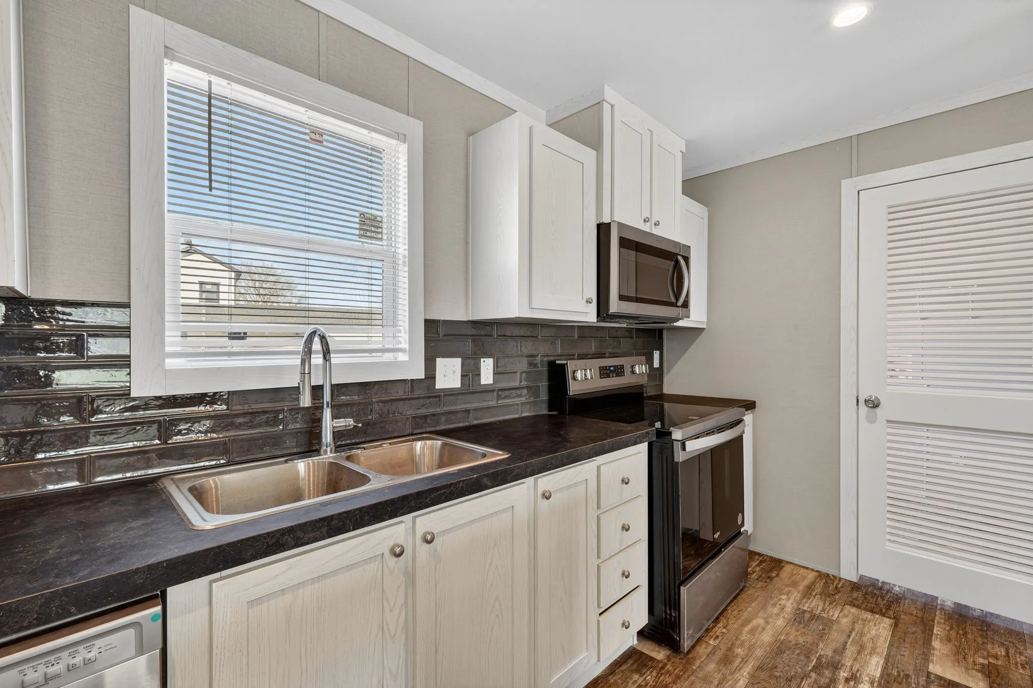 Manufactured Home For Sale in Palo Pinto County , 104 4th Street, Graford, Texas 76449, 4 Bedroom, 2 Bathroom, Garage spaces, 1,568 Sqft, built in 2025, New Construction - Complete, mls#21185530, Real Estate Agent in Graford, Homes For Sale in Palo Pinto county, Homes For Sale in Graford, Realtor in Graford Texas, Real Estate Brokerage Independent Realty Texas, Luminita Cordes Realtor