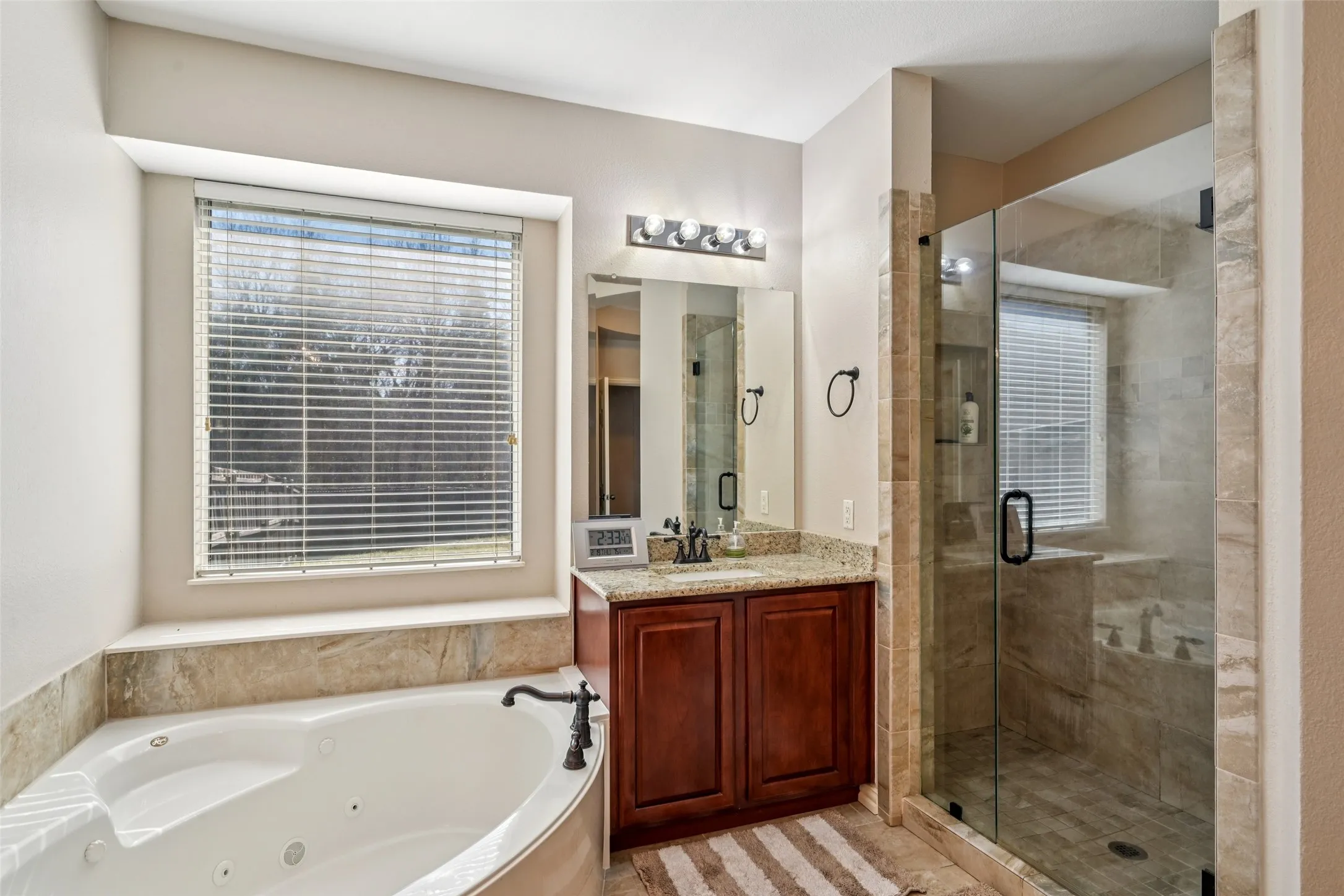 Single Family Residence For Sale in Dallas County , 601 Belclaire Terrace, De Soto, Texas 75115, 5 Bedroom, 4 Bathroom, 3 Garage spaces, 4,098 Sqft, built in 2003, mls#21185326, Real Estate Agent in De Soto, Homes For Sale in Dallas county, Homes For Sale in De Soto, Realtor in De Soto Texas, Real Estate Brokerage Independent Realty Texas, Luminita Cordes Realtor