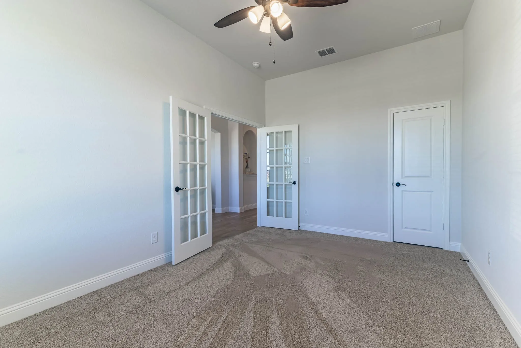 Single Family Residence For Sale in Johnson County , 12729 Caliber Drive, Godley, Texas 76044, 4 Bedroom, 3 Bathroom, 2 Garage spaces, 2,651 Sqft, built in 2024, Preowned, mls#21183720, Real Estate Agent in Godley, Homes For Sale in Johnson county, Homes For Sale in Godley, Realtor in Godley Texas, Real Estate Brokerage Independent Realty Texas, Luminita Cordes Realtor