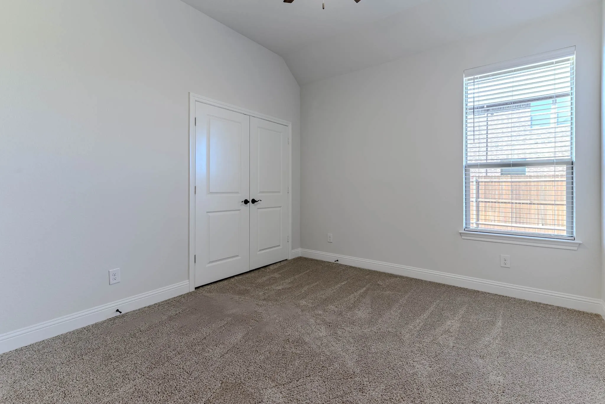 Single Family Residence For Sale in Johnson County , 12729 Caliber Drive, Godley, Texas 76044, 4 Bedroom, 3 Bathroom, 2 Garage spaces, 2,651 Sqft, built in 2024, Preowned, mls#21183720, Real Estate Agent in Godley, Homes For Sale in Johnson county, Homes For Sale in Godley, Realtor in Godley Texas, Real Estate Brokerage Independent Realty Texas, Luminita Cordes Realtor