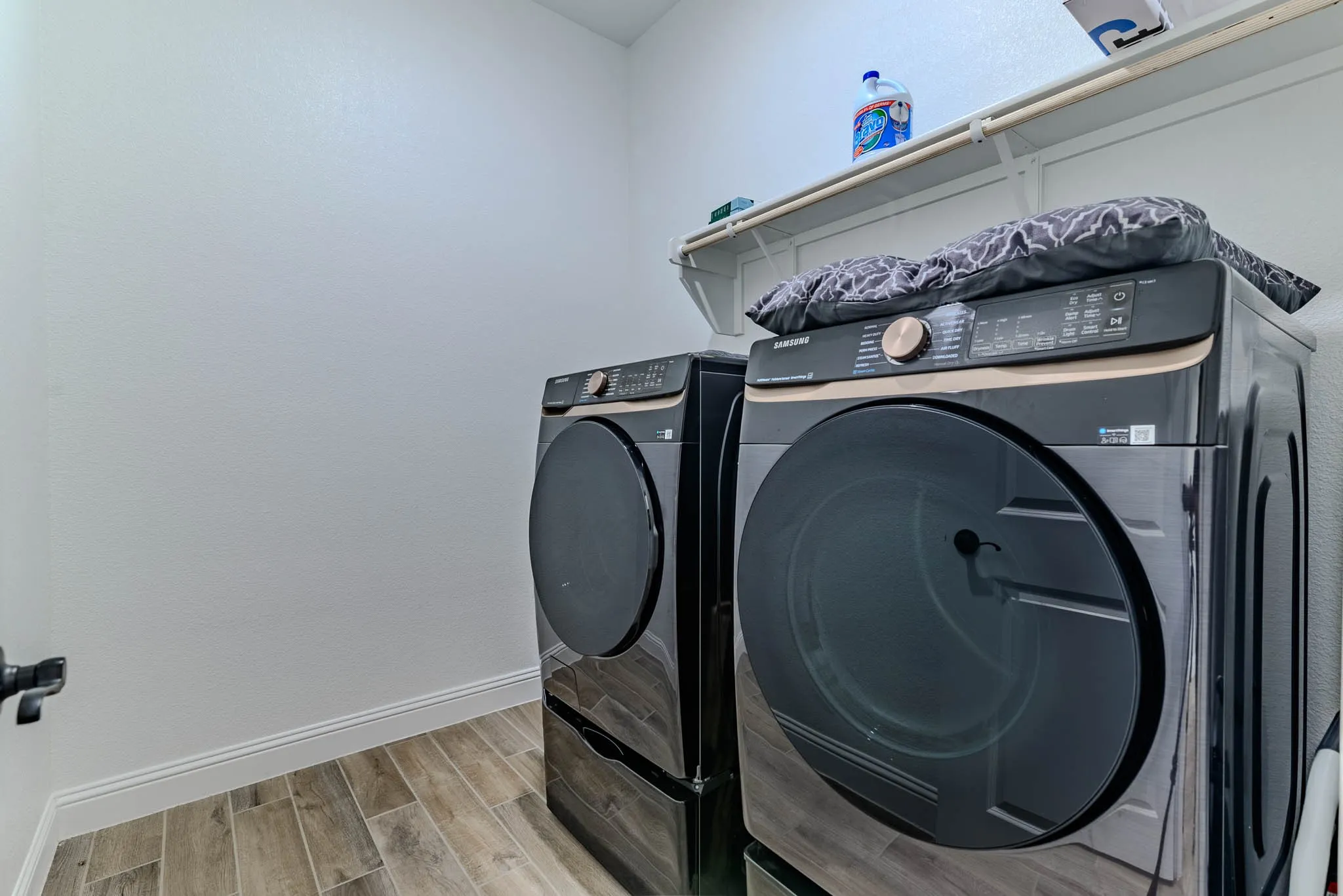 Single Family Residence For Sale in Johnson County , 12729 Caliber Drive, Godley, Texas 76044, 4 Bedroom, 3 Bathroom, 2 Garage spaces, 2,651 Sqft, built in 2024, Preowned, mls#21183720, Real Estate Agent in Godley, Homes For Sale in Johnson county, Homes For Sale in Godley, Realtor in Godley Texas, Real Estate Brokerage Independent Realty Texas, Luminita Cordes Realtor