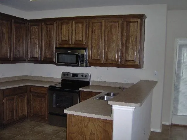 Townhouse For Rent in Denton County , 5413 Soledad Drive, Denton, Texas 76208, 3 Bedrooms, 3 Bathrooms, 2 Garage spaces, 1,672 Sqft, built in 2007, Price $1,950, mls#21185598, Real Estate Agent in Denton, Homes For Rent in Denton county, Homes For Rent in Denton, Realtor in Denton Texas, Real Estate Brokerage Independent Realty Texas, Luminita Cordes Realtor