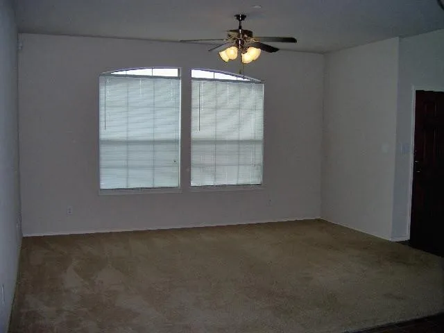 Townhouse For Rent in Denton County , 5413 Soledad Drive, Denton, Texas 76208, 3 Bedrooms, 3 Bathrooms, 2 Garage spaces, 1,672 Sqft, built in 2007, Price $1,950, mls#21185598, Real Estate Agent in Denton, Homes For Rent in Denton county, Homes For Rent in Denton, Realtor in Denton Texas, Real Estate Brokerage Independent Realty Texas, Luminita Cordes Realtor
