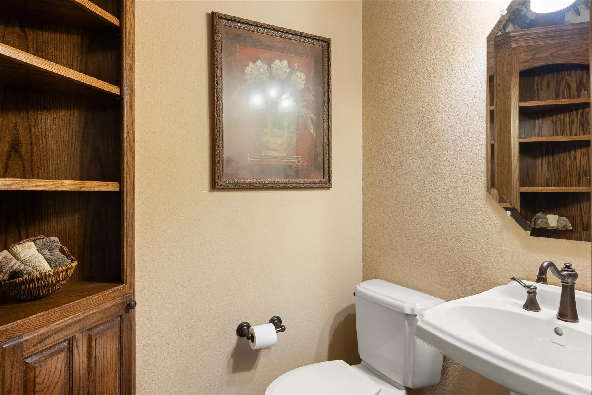 Single Family Residence For Sale in Hood County , 3100 Rim Rock Court, Granbury, Texas 76049, 3 Bedroom, 3 Bathroom, 3 Garage spaces, 2,462 Sqft, built in 2006, Preowned, mls#21183487, Real Estate Agent in Granbury, Homes For Sale in Hood county, Homes For Sale in Granbury, Realtor in Granbury Texas, Real Estate Brokerage Independent Realty Texas, Luminita Cordes Realtor