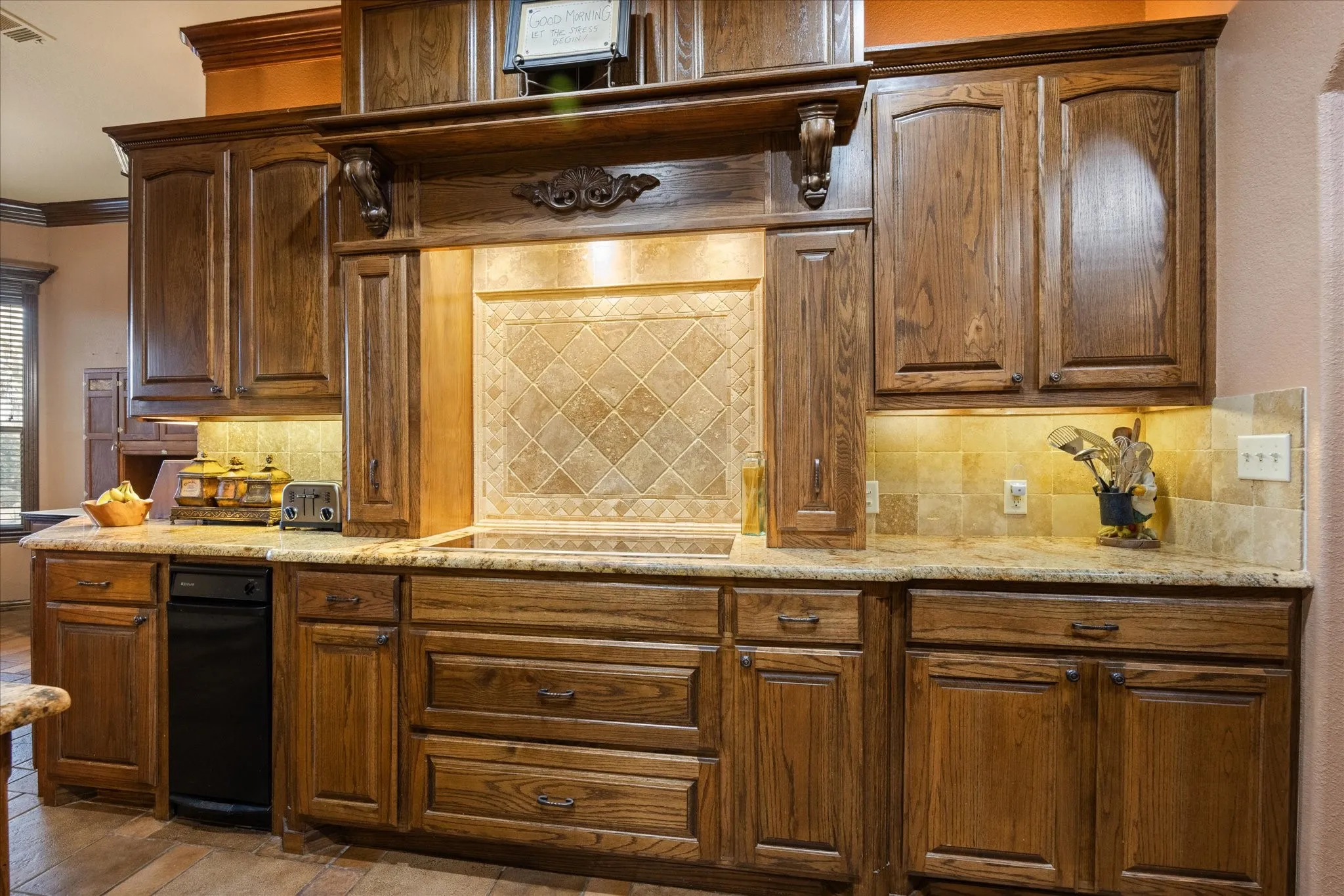 Single Family Residence For Sale in Hood County , 3100 Rim Rock Court, Granbury, Texas 76049, 3 Bedroom, 3 Bathroom, 3 Garage spaces, 2,462 Sqft, built in 2006, Preowned, mls#21183487, Real Estate Agent in Granbury, Homes For Sale in Hood county, Homes For Sale in Granbury, Realtor in Granbury Texas, Real Estate Brokerage Independent Realty Texas, Luminita Cordes Realtor