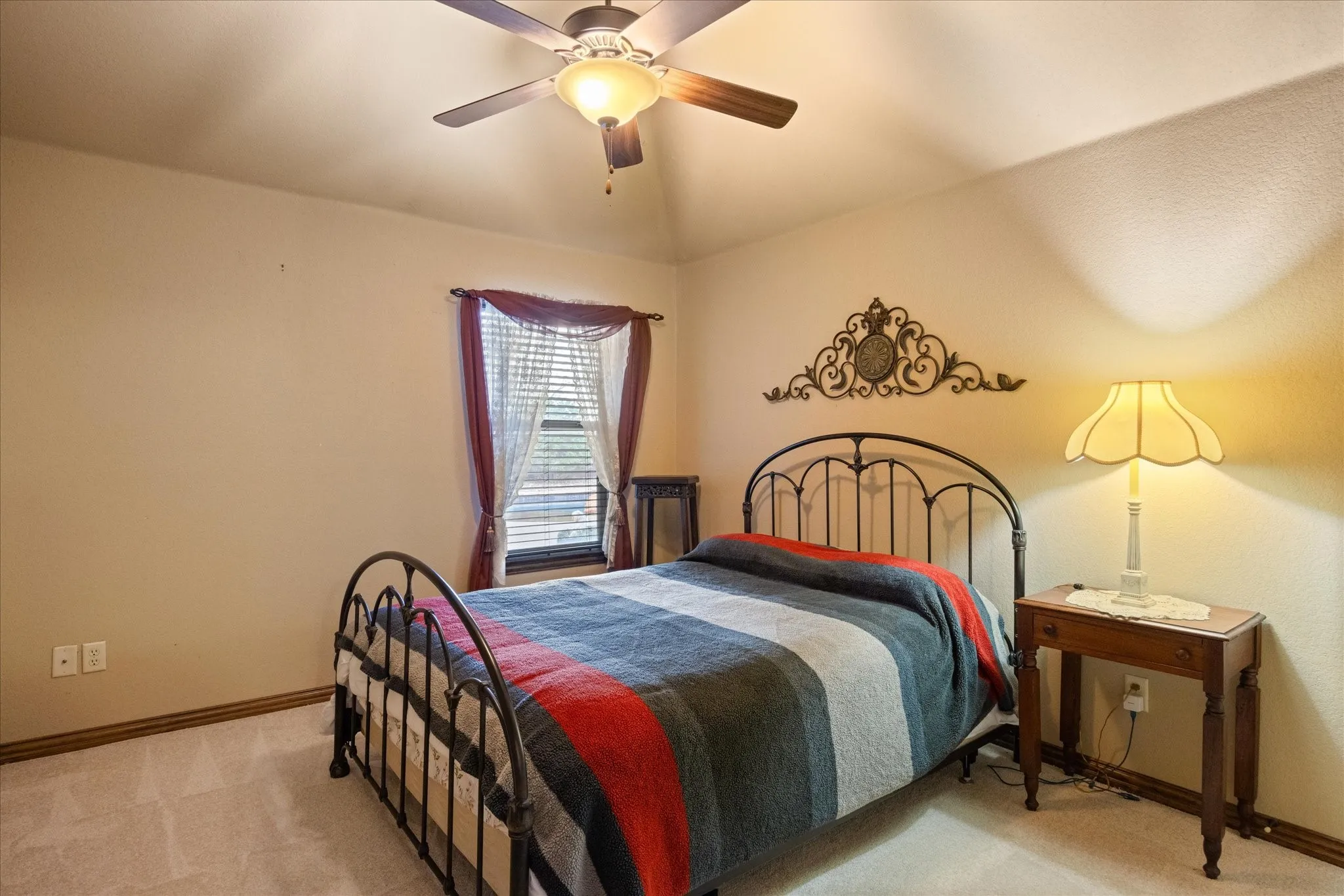 Single Family Residence For Sale in Hood County , 3100 Rim Rock Court, Granbury, Texas 76049, 3 Bedroom, 3 Bathroom, 3 Garage spaces, 2,462 Sqft, built in 2006, Preowned, mls#21183487, Real Estate Agent in Granbury, Homes For Sale in Hood county, Homes For Sale in Granbury, Realtor in Granbury Texas, Real Estate Brokerage Independent Realty Texas, Luminita Cordes Realtor