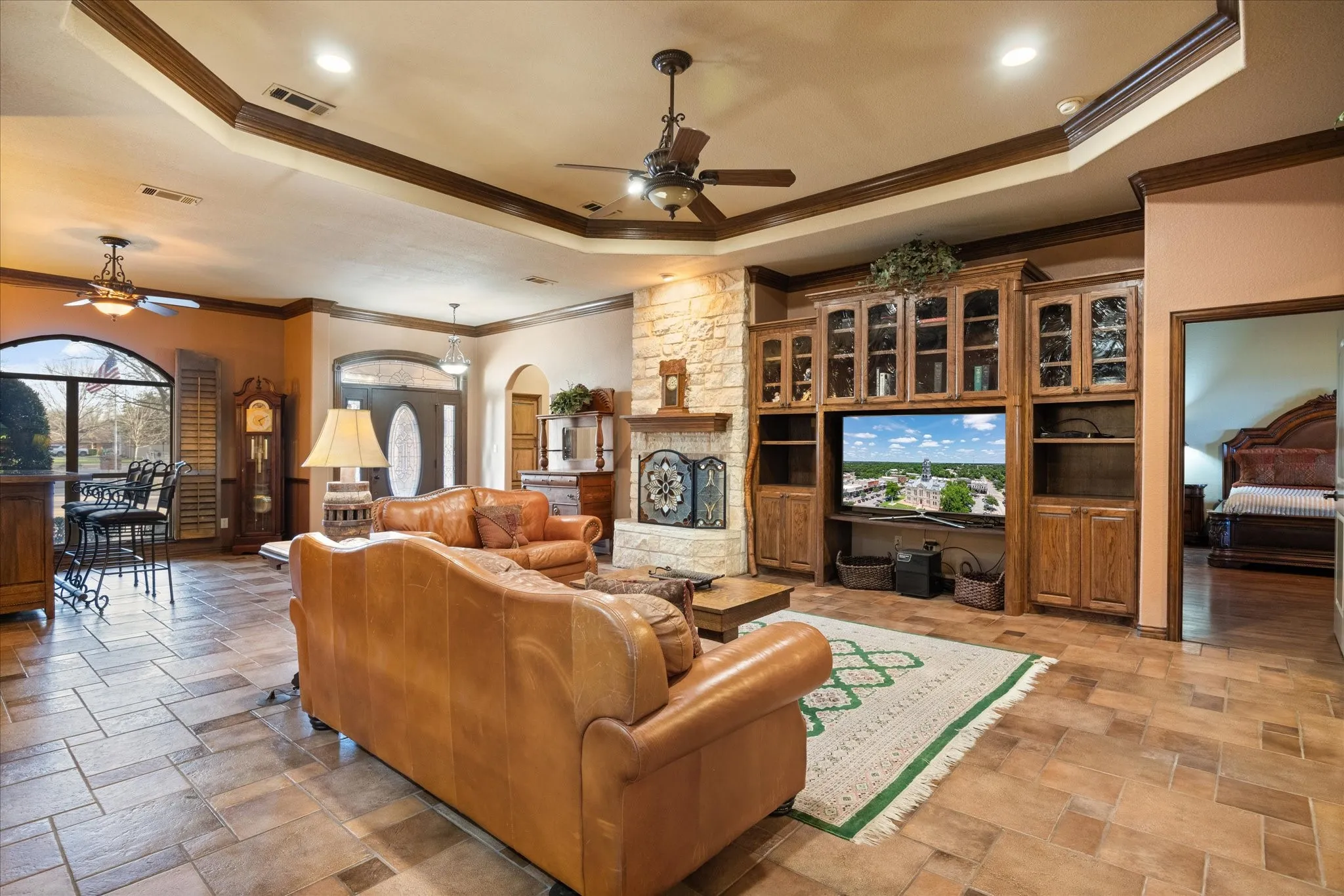 Single Family Residence For Sale in Hood County , 3100 Rim Rock Court, Granbury, Texas 76049, 3 Bedroom, 3 Bathroom, 3 Garage spaces, 2,462 Sqft, built in 2006, Preowned, mls#21183487, Real Estate Agent in Granbury, Homes For Sale in Hood county, Homes For Sale in Granbury, Realtor in Granbury Texas, Real Estate Brokerage Independent Realty Texas, Luminita Cordes Realtor