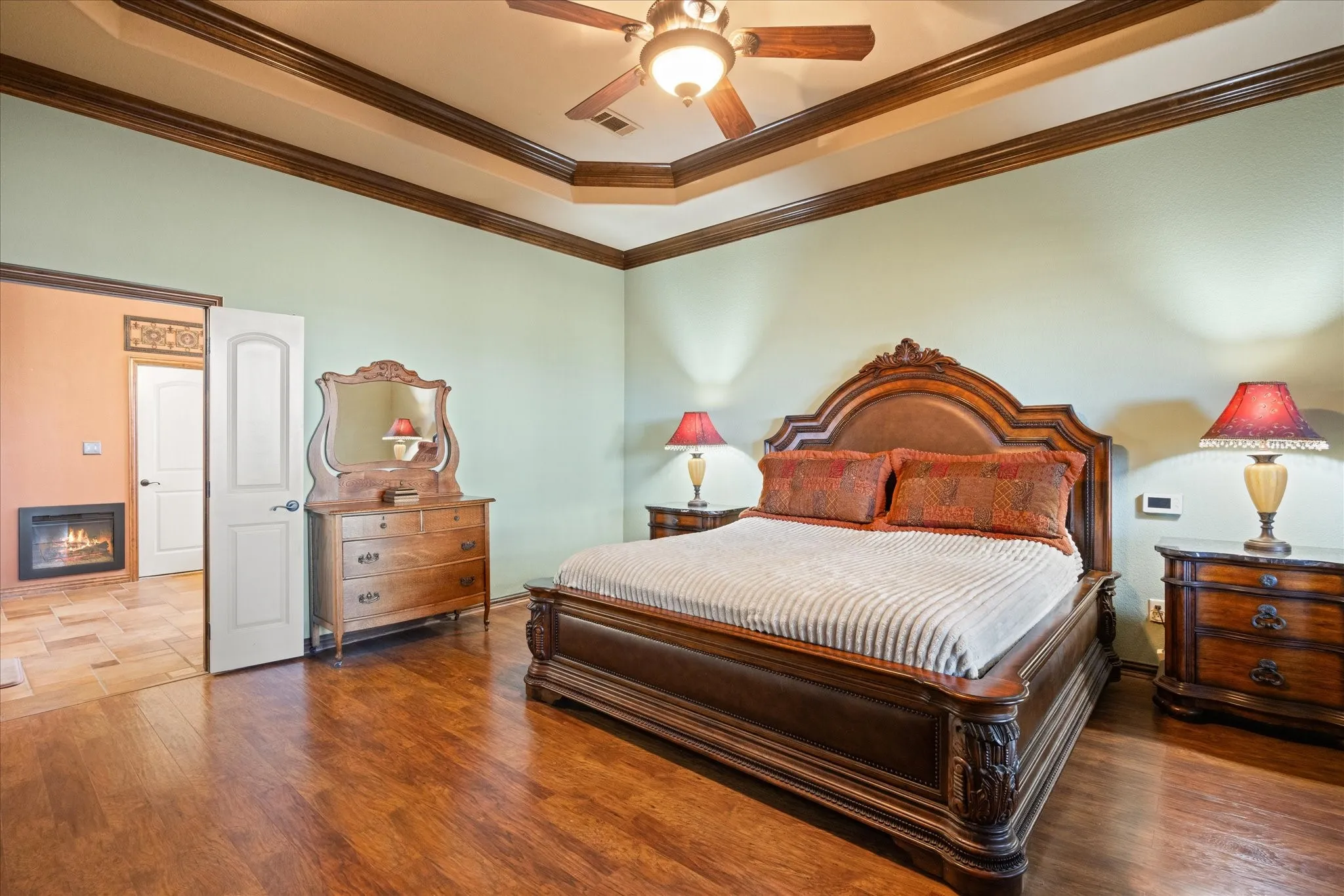 Single Family Residence For Sale in Hood County , 3100 Rim Rock Court, Granbury, Texas 76049, 3 Bedroom, 3 Bathroom, 3 Garage spaces, 2,462 Sqft, built in 2006, Preowned, mls#21183487, Real Estate Agent in Granbury, Homes For Sale in Hood county, Homes For Sale in Granbury, Realtor in Granbury Texas, Real Estate Brokerage Independent Realty Texas, Luminita Cordes Realtor