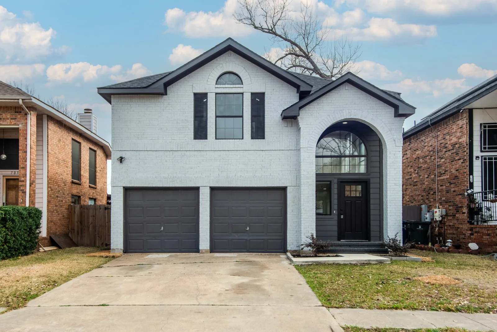 Single Family Residence For Sale in Dallas County , 703 Meadowcreek Court, Garland, Texas 75043, 3 Bedroom, 3 Bathroom, 2 Garage spaces, 1,576 Sqft, built in 1986, mls#21185621, Real Estate Agent in Garland, Homes For Sale in Dallas county, Homes For Sale in Garland, Realtor in Garland Texas, Real Estate Brokerage Independent Realty Texas, Luminita Cordes Realtor