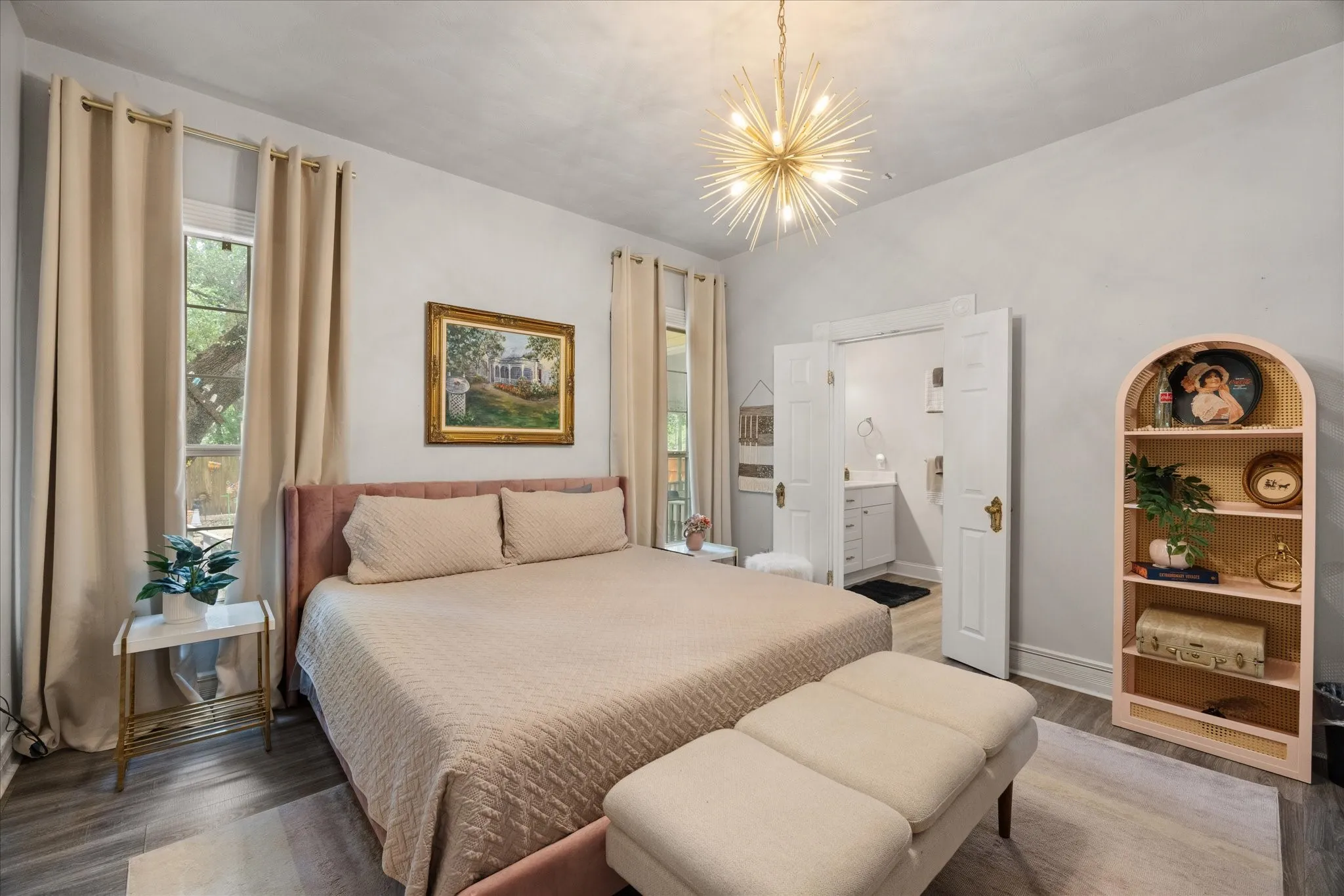 Hotel/Motel For Sale in Hood County , 1002 W Pearl Street, Granbury, Texas 76048, 0, 0, Garage spaces, 3,915 Sqft, built in 1910, Preowned, mls#21185594, Real Estate Agent in Granbury, Homes For Sale in Hood county, Homes For Sale in Granbury, Realtor in Granbury Texas, Real Estate Brokerage Independent Realty Texas, Luminita Cordes Realtor