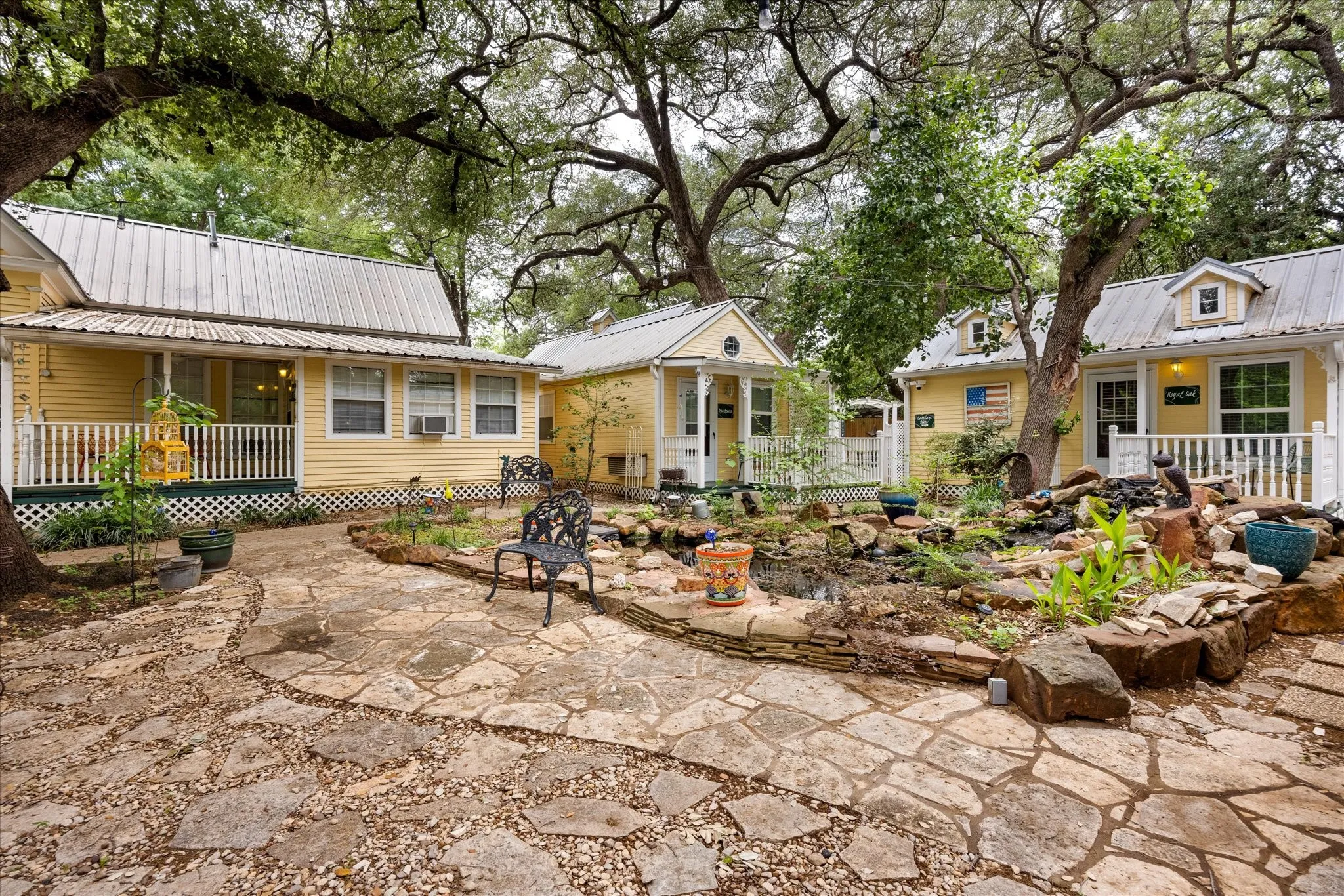 Hotel/Motel For Sale in Hood County , 1002 W Pearl Street, Granbury, Texas 76048, 0, 0, Garage spaces, 3,915 Sqft, built in 1910, Preowned, mls#21185594, Real Estate Agent in Granbury, Homes For Sale in Hood county, Homes For Sale in Granbury, Realtor in Granbury Texas, Real Estate Brokerage Independent Realty Texas, Luminita Cordes Realtor