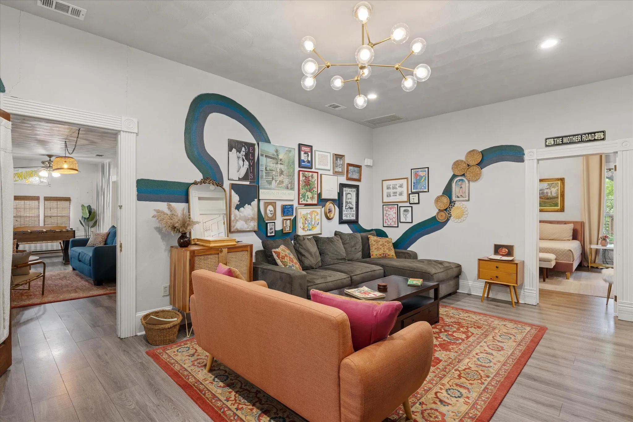 Hotel/Motel For Sale in Hood County , 1002 W Pearl Street, Granbury, Texas 76048, 0, 0, Garage spaces, 3,915 Sqft, built in 1910, Preowned, mls#21185594, Real Estate Agent in Granbury, Homes For Sale in Hood county, Homes For Sale in Granbury, Realtor in Granbury Texas, Real Estate Brokerage Independent Realty Texas, Luminita Cordes Realtor