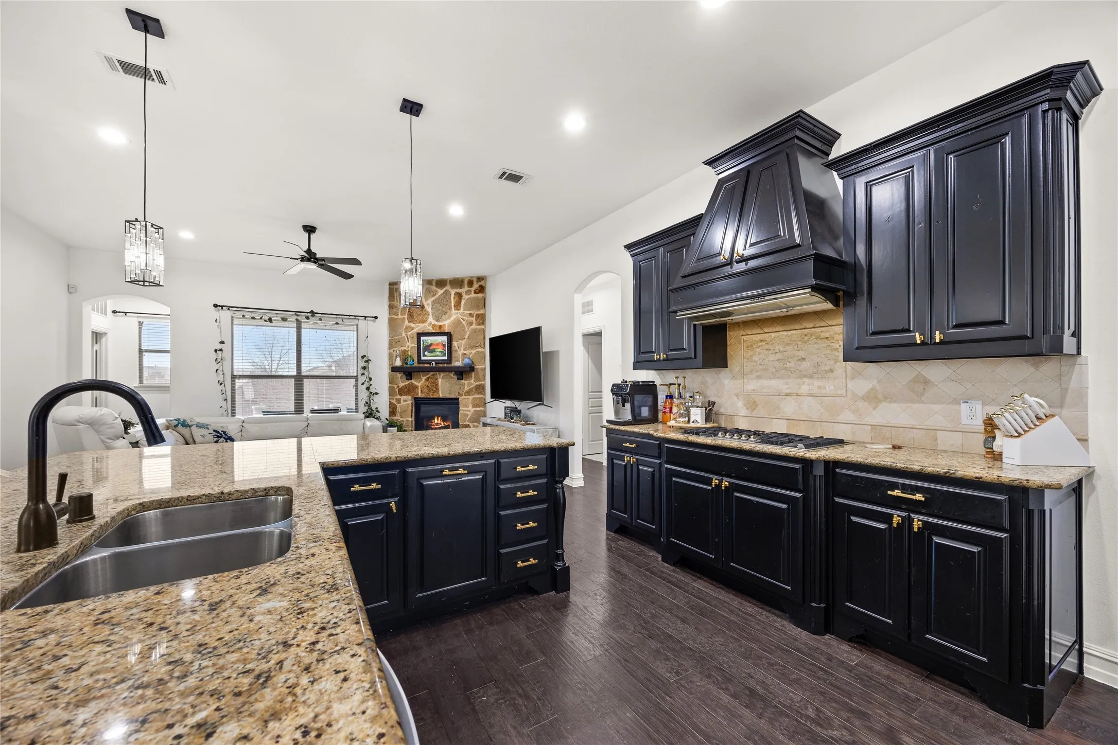 Single Family Residence For Sale in Collin County , 1995 Verde Court, Allen, Texas 75013, 4 Bedrooms, 3 Bathrooms, 2 Garage spaces, 2,538 Sqft, built in 2012, Preowned, Price $624,900, mls#21179147, Real Estate Agent in Allen, Homes For Sale in Collin county, Homes For Sale in Allen, Realtor in Allen Texas, Real Estate Brokerage Independent Realty Texas, Luminita Cordes Realtor